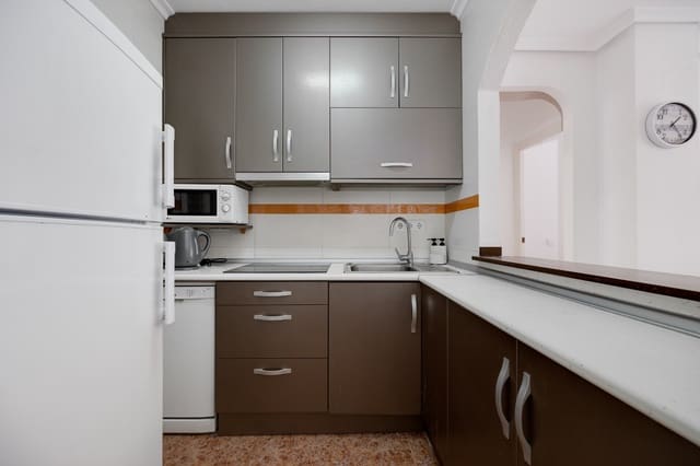 2 makuuhuone Huoneisto myytävänä paikassa Avenida Habaneras - Curva de Palangre, Torrevieja mukana uima-altaan 
autotalli - 159 000 € (Ref: 9462884)