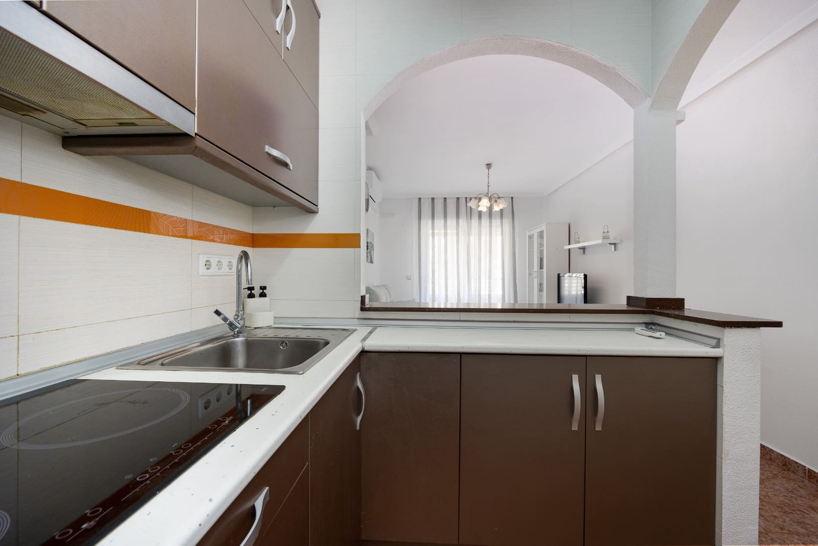 2 makuuhuone Huoneisto myytävänä paikassa Torrevieja mukana uima-altaan 
autotalli - 159 000 € (Ref: 9462884)