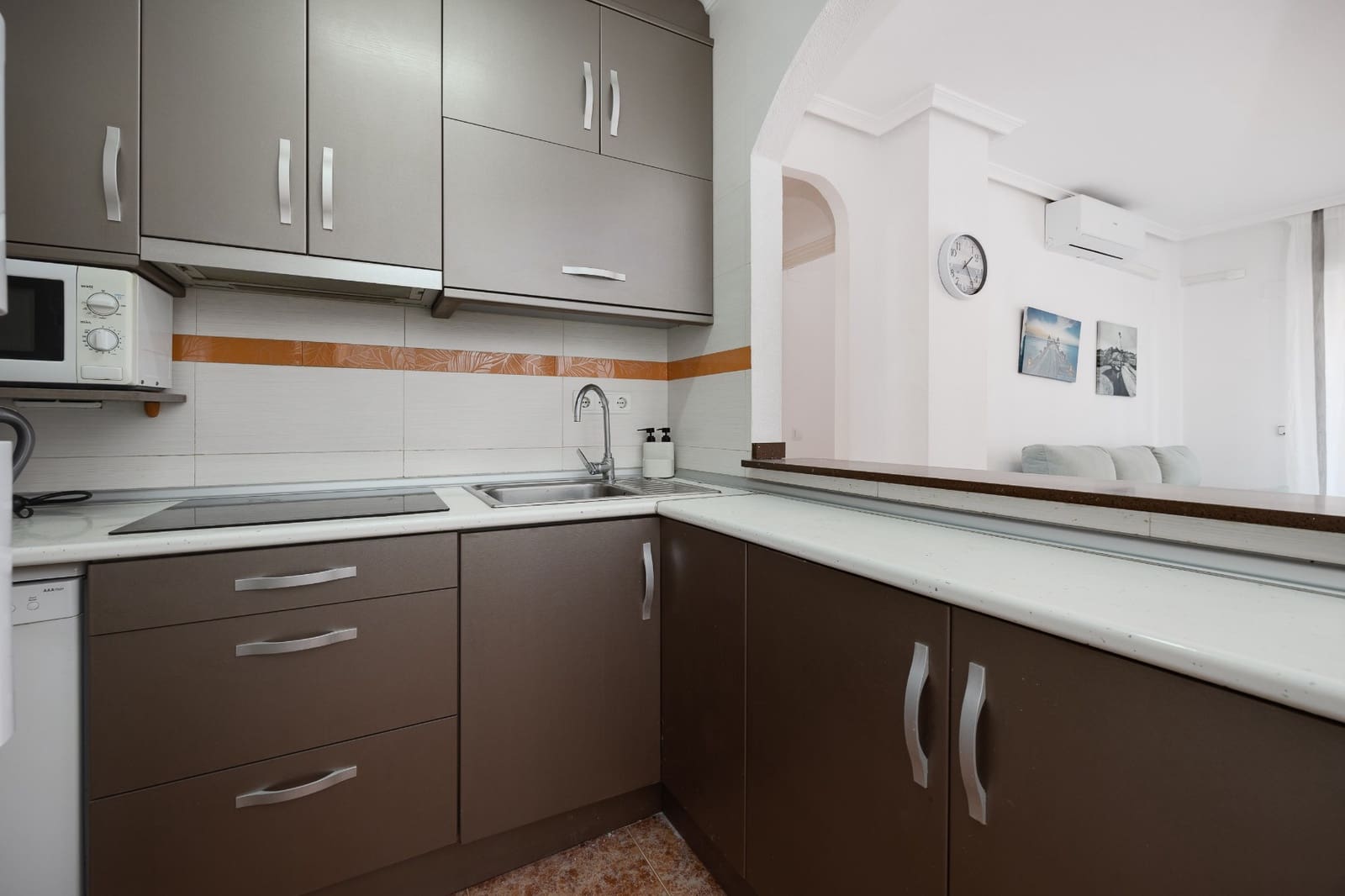 2 makuuhuone Huoneisto myytävänä paikassa Torrevieja mukana uima-altaan 
autotalli - 159 000 € (Ref: 9462884)