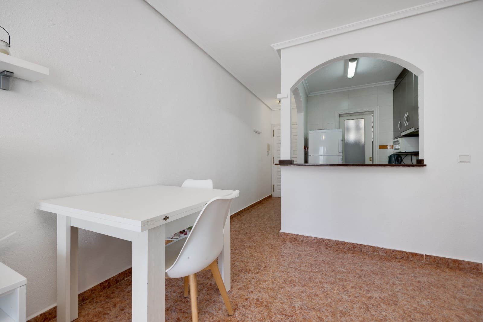 2 makuuhuone Huoneisto myytävänä paikassa Torrevieja mukana uima-altaan 
autotalli - 159 000 € (Ref: 9462884)