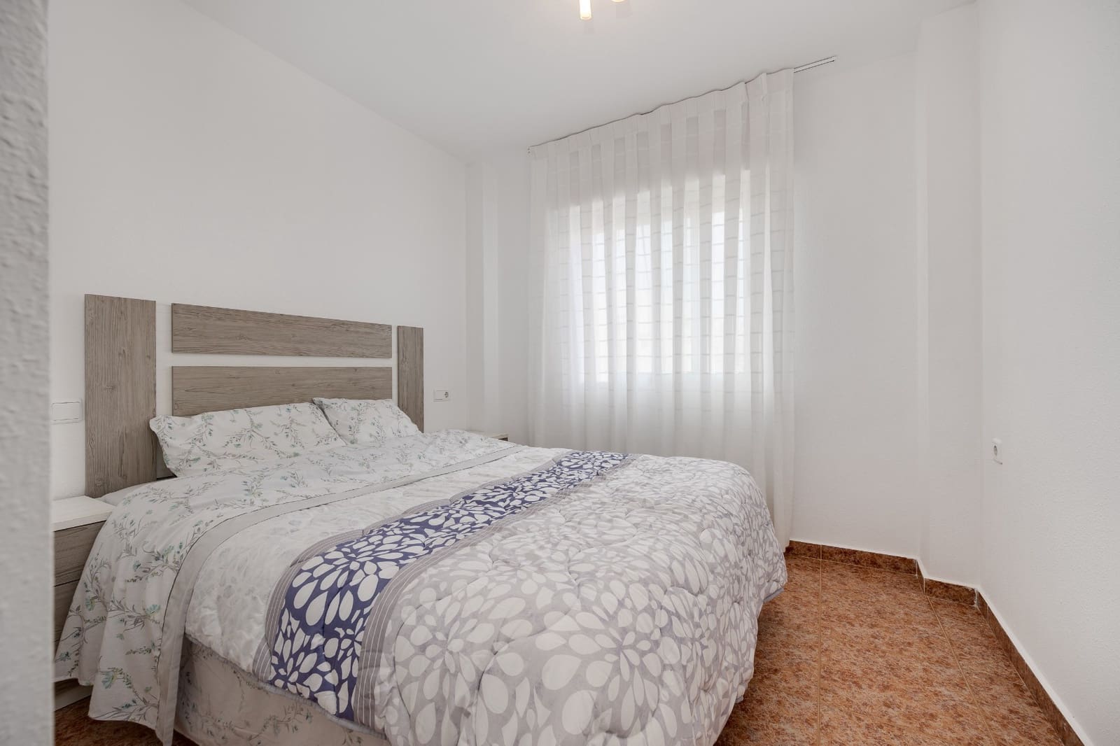 2 makuuhuone Huoneisto myytävänä paikassa Torrevieja mukana uima-altaan 
autotalli - 159 000 € (Ref: 9462884)