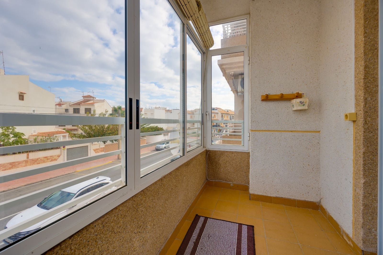 2 makuuhuone Huoneisto myytävänä paikassa Torrevieja mukana uima-altaan 
autotalli - 159 000 € (Ref: 9462884)