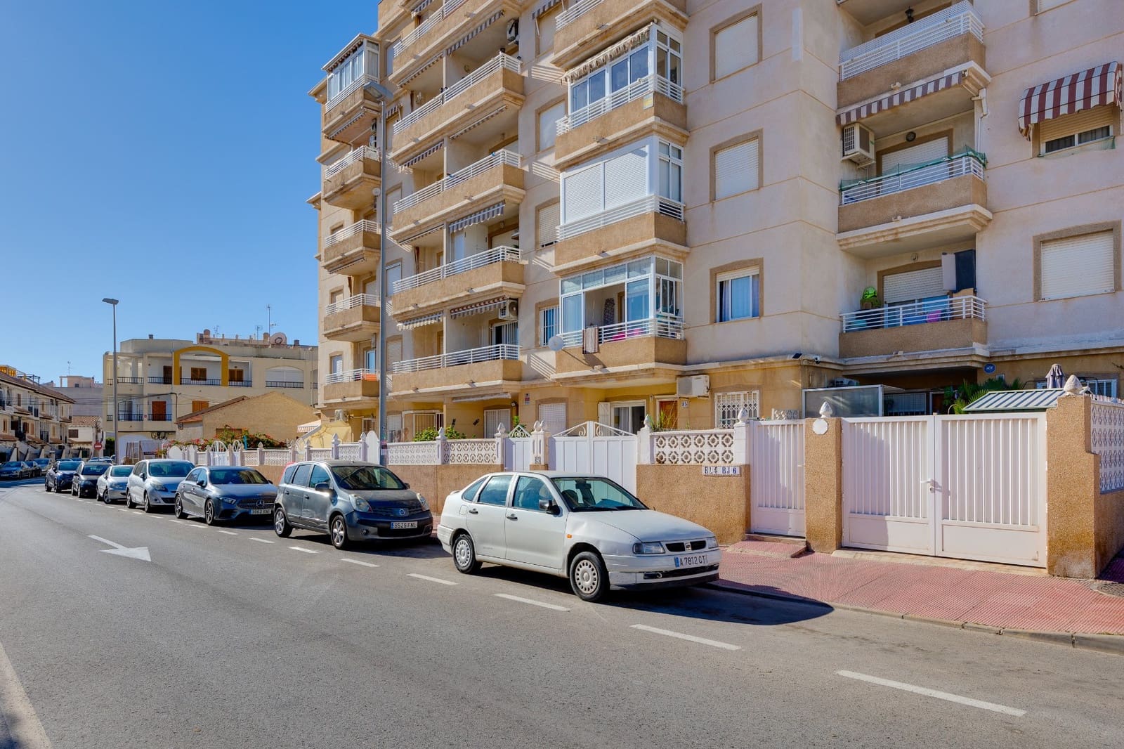 2 makuuhuone Huoneisto myytävänä paikassa Torrevieja mukana uima-altaan 
autotalli - 159 000 € (Ref: 9462884)