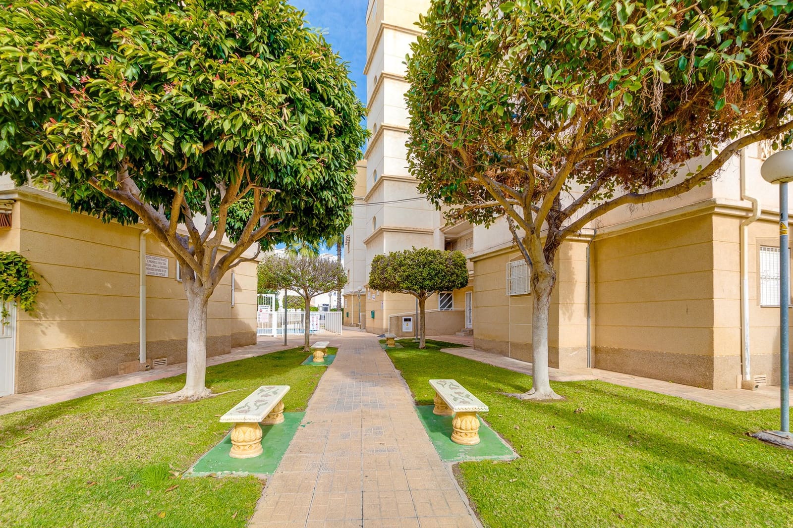 2 makuuhuone Huoneisto myytävänä paikassa Torrevieja mukana uima-altaan 
autotalli - 159 000 € (Ref: 9462884)