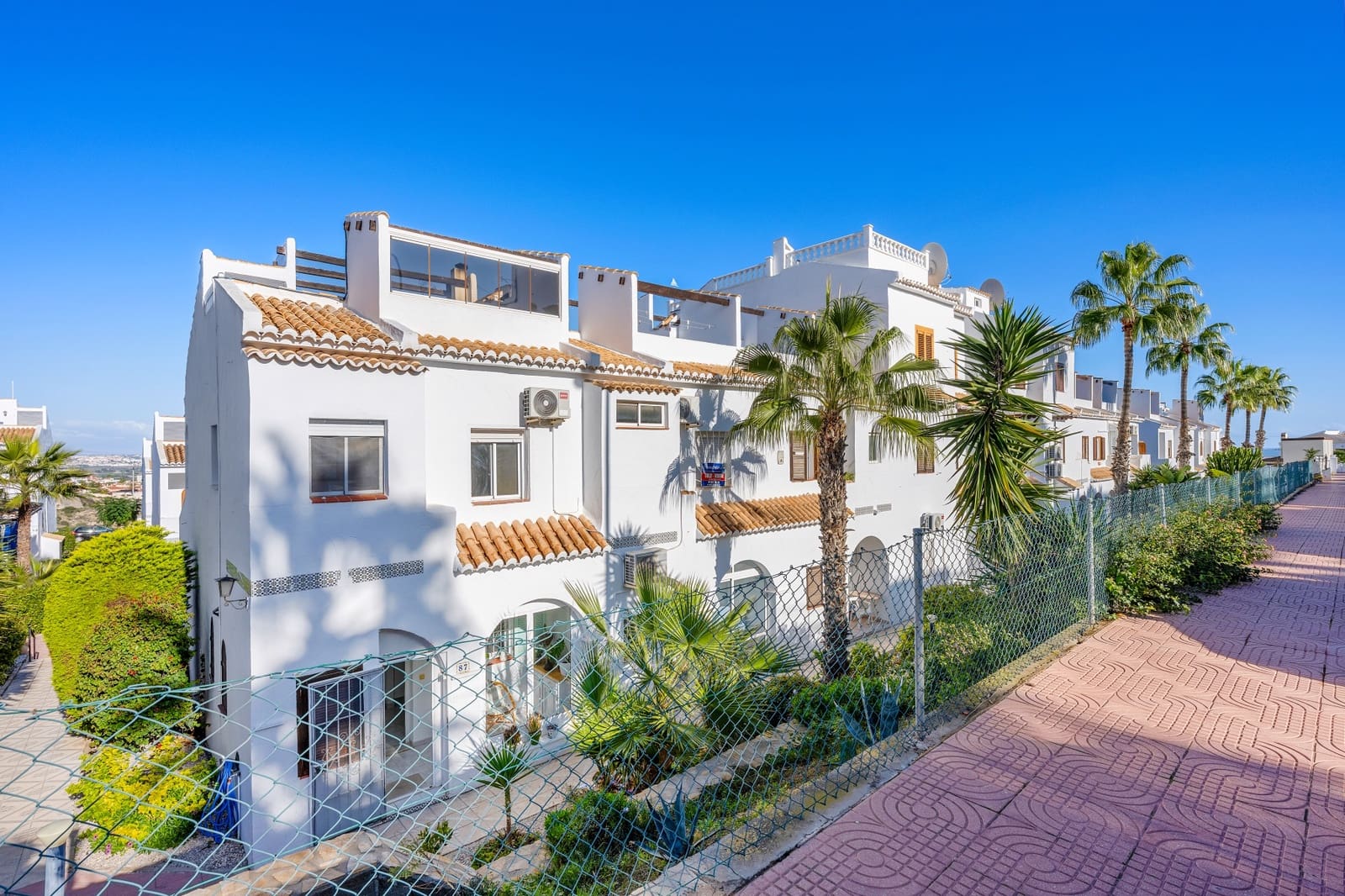 2 bedroom Villa for sale in Ciudad Quesada with pool - € 195,000 (Ref: 9490853)