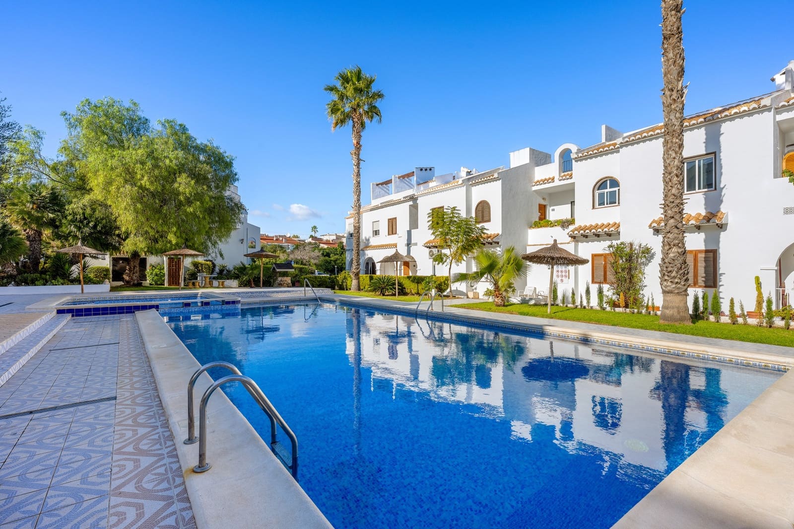 2 bedroom Villa for sale in Ciudad Quesada with pool - € 195,000 (Ref: 9490853)