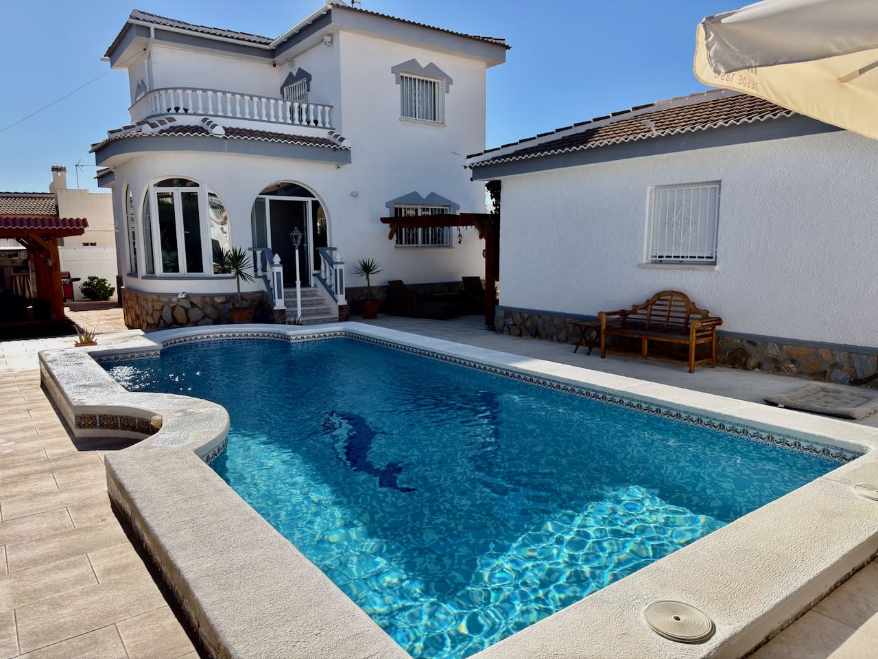 3 bedroom Villa for sale in Ciudad Quesada with pool garage - € 475,000 (Ref: 9493897)
