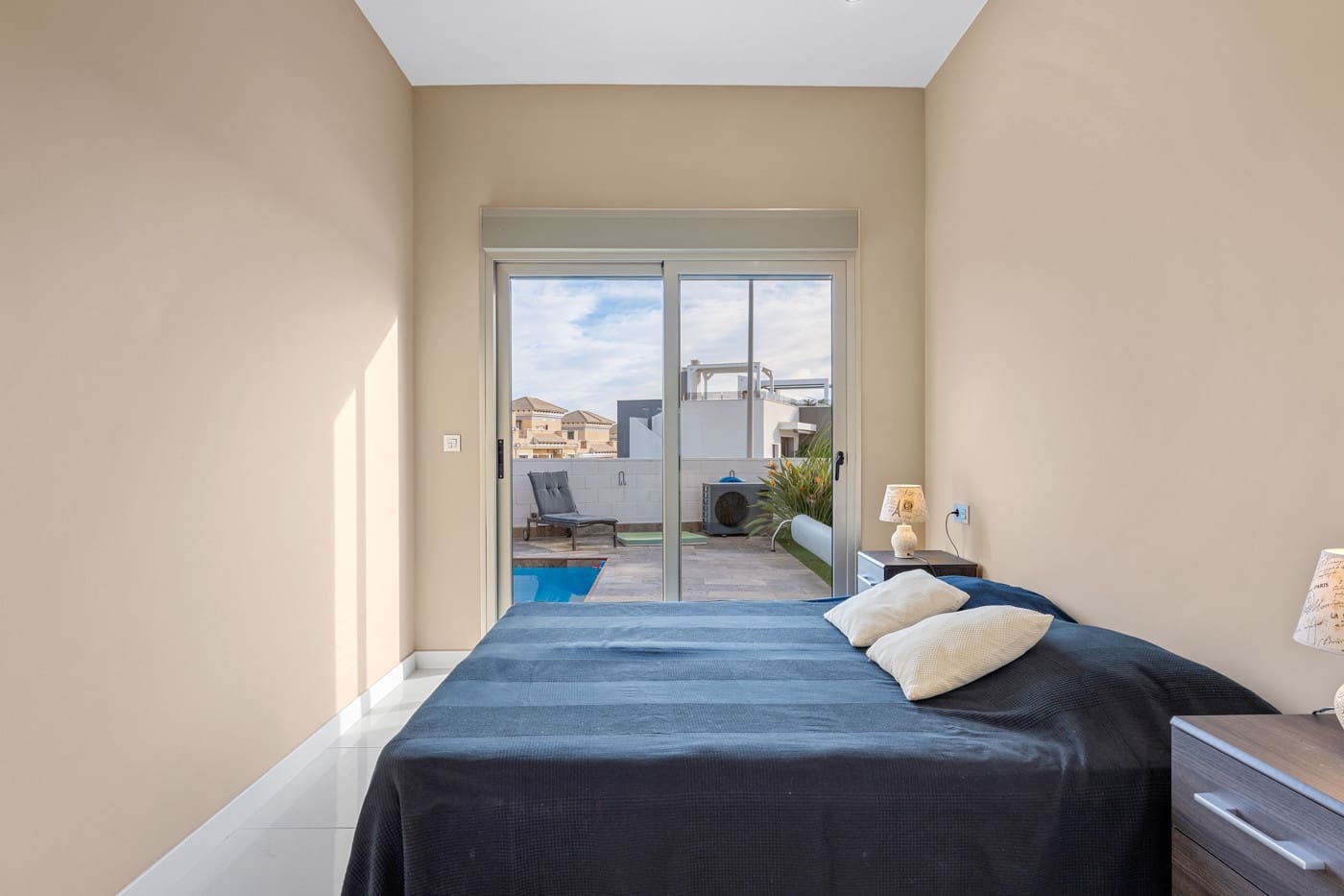 5 soveværelse Villa til salg i Villamartin med swimmingpool - € 469.000 (Ref: 9506376)