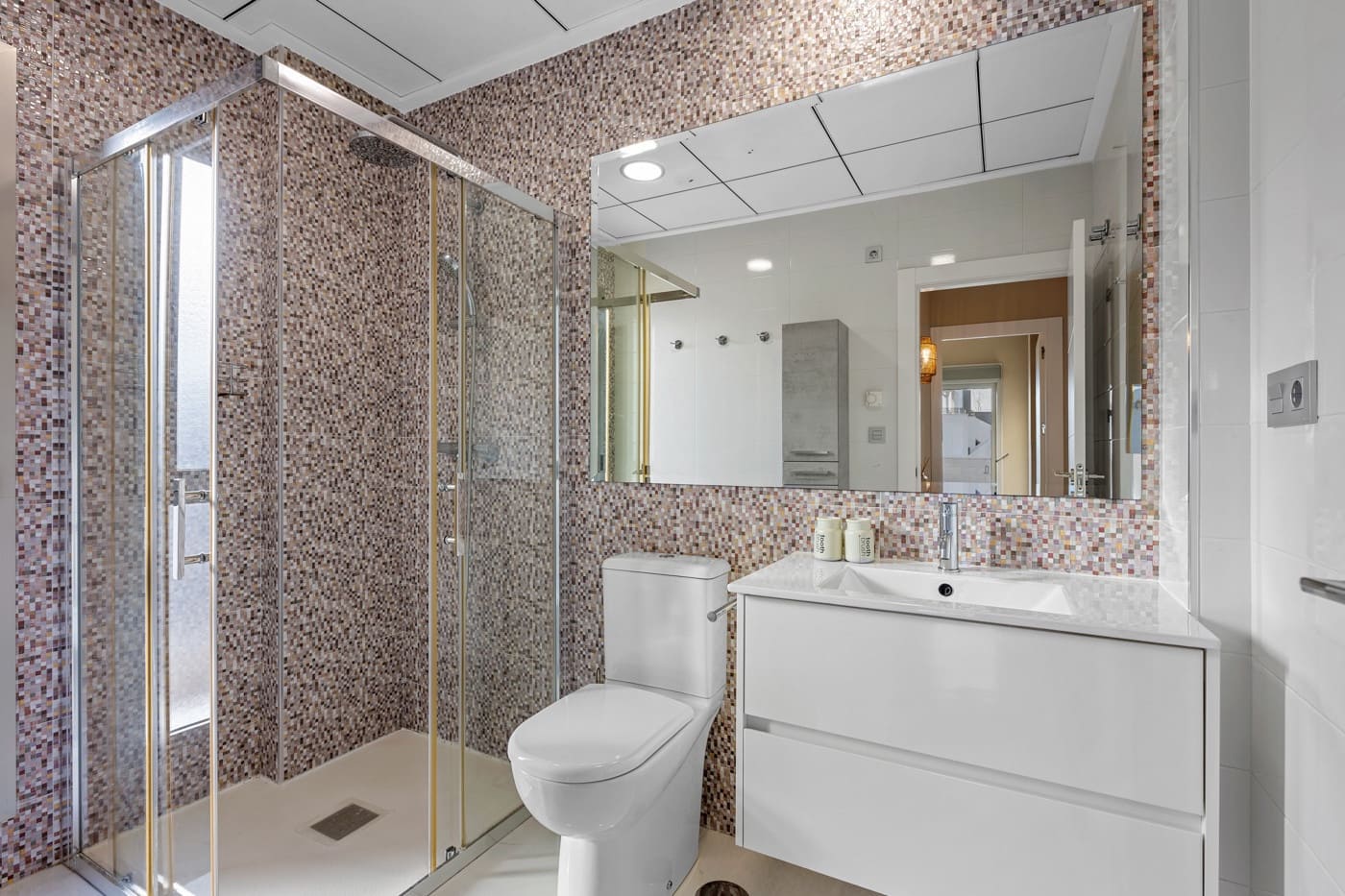 5 soveværelse Villa til salg i Villamartin med swimmingpool - € 469.000 (Ref: 9506376)