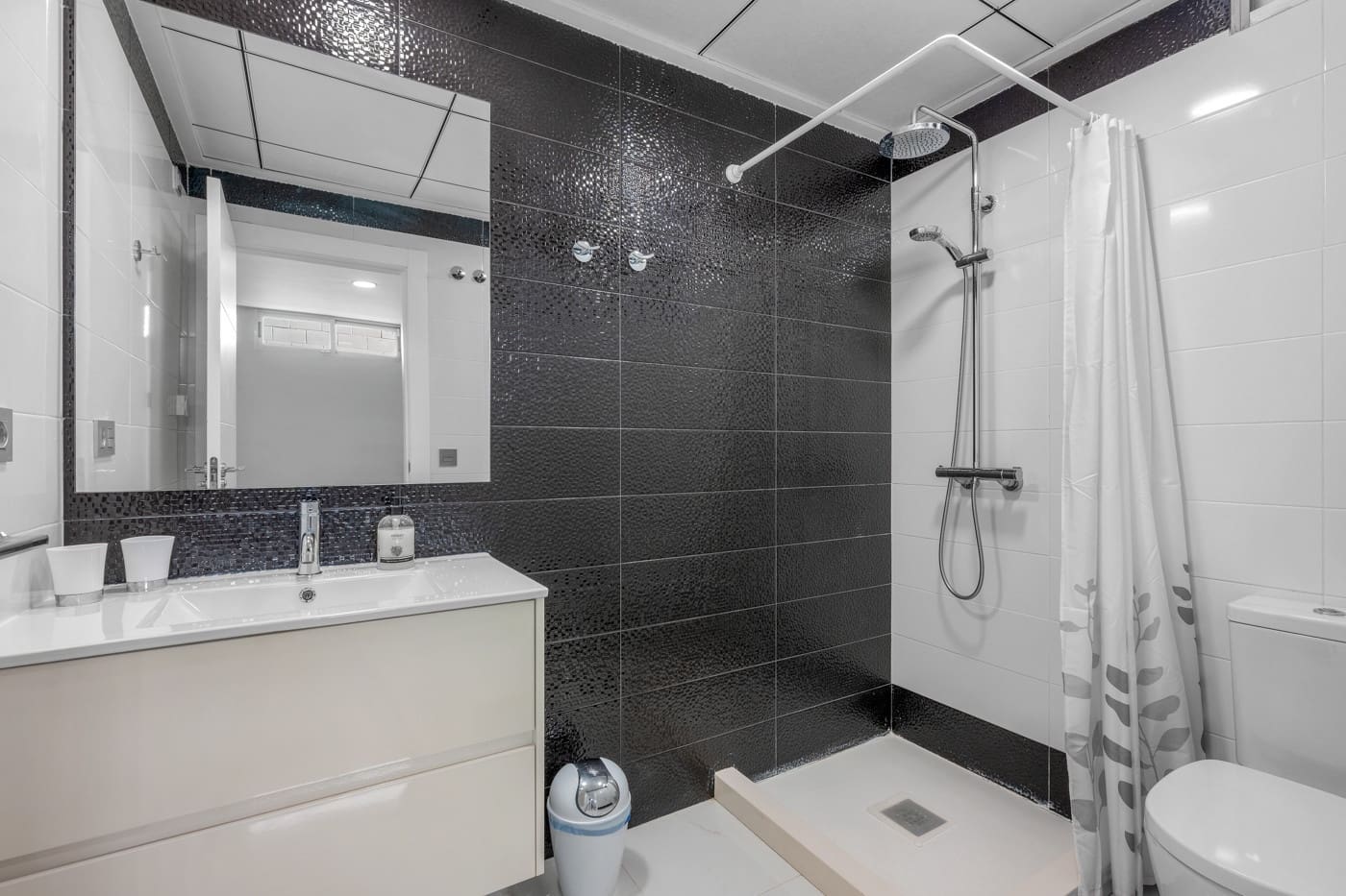 5 soveværelse Villa til salg i Villamartin med swimmingpool - € 469.000 (Ref: 9506376)