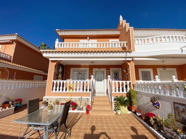 3 bedroom Semi-detached Villa for sale in Doña Pepa, Rojales with pool - € 240,000 (Ref: 9506377)