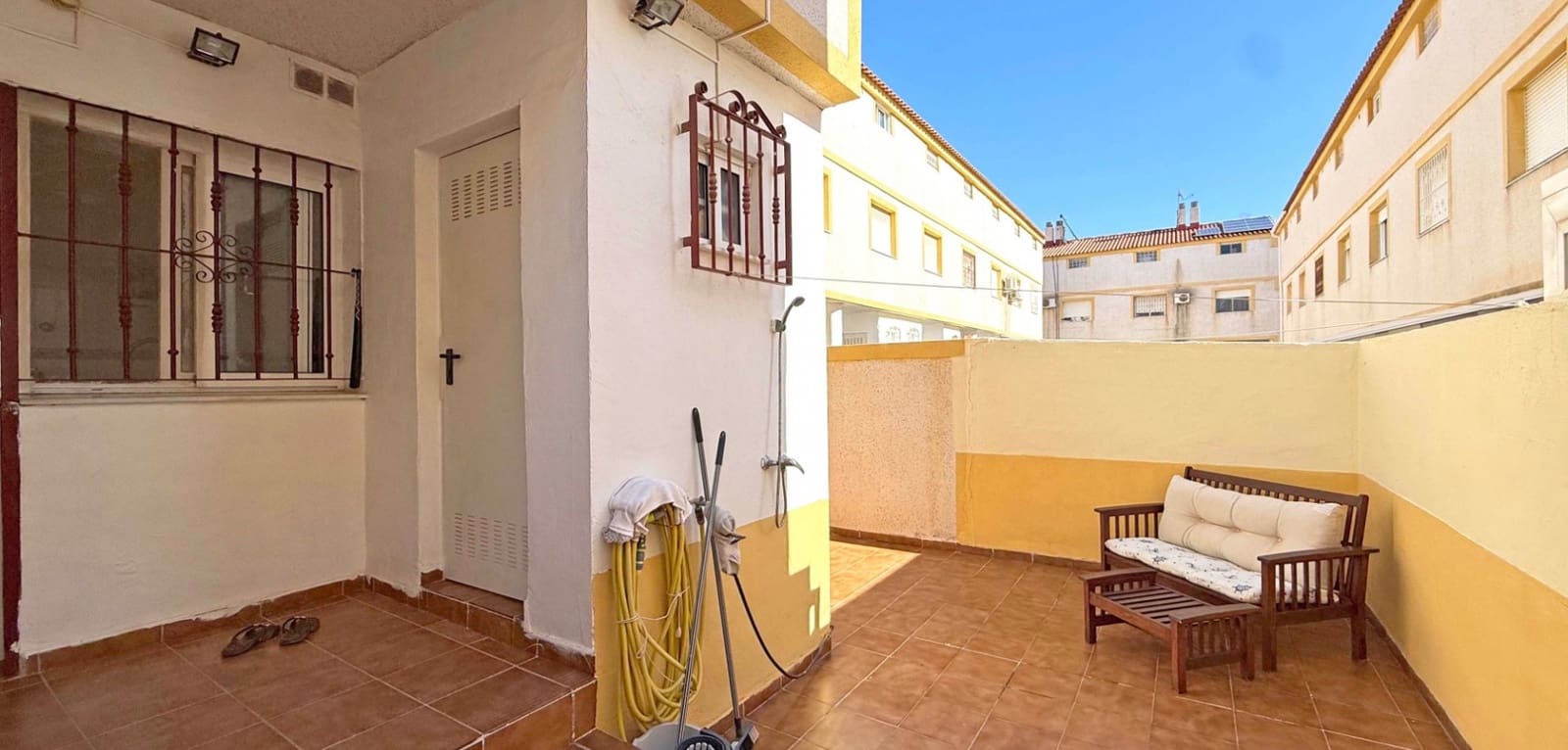 3 bedroom Townhouse for sale in Los Altos with pool garage - € 185,000 (Ref: 9516383)