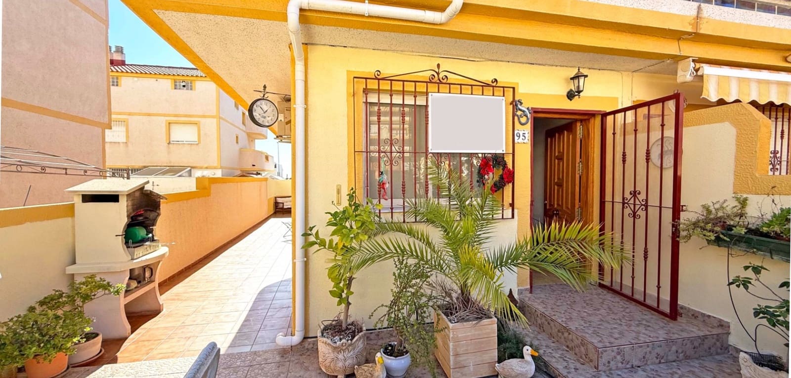 3 bedroom Townhouse for sale in Los Altos with pool garage - € 185,000 (Ref: 9516383)