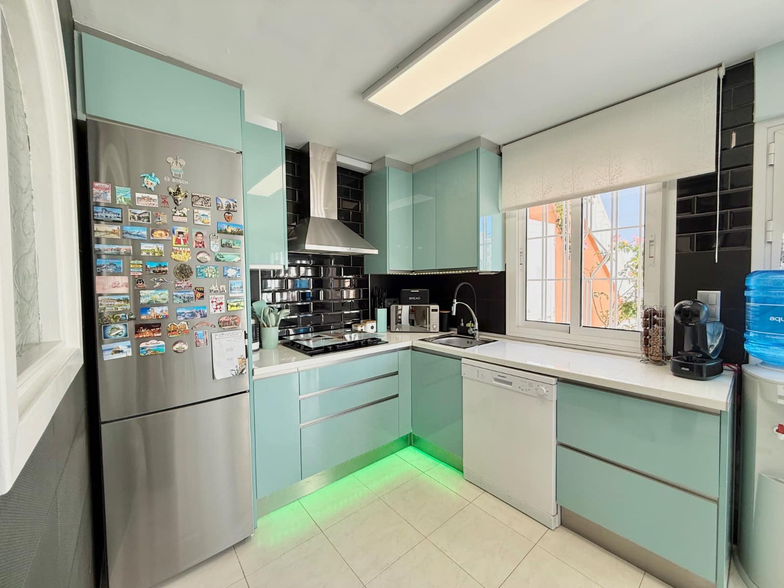 3 soveværelse Semi-Rækkehus til salg i Dona Pepa med swimmingpool - € 299.000 (Ref: 9539867)