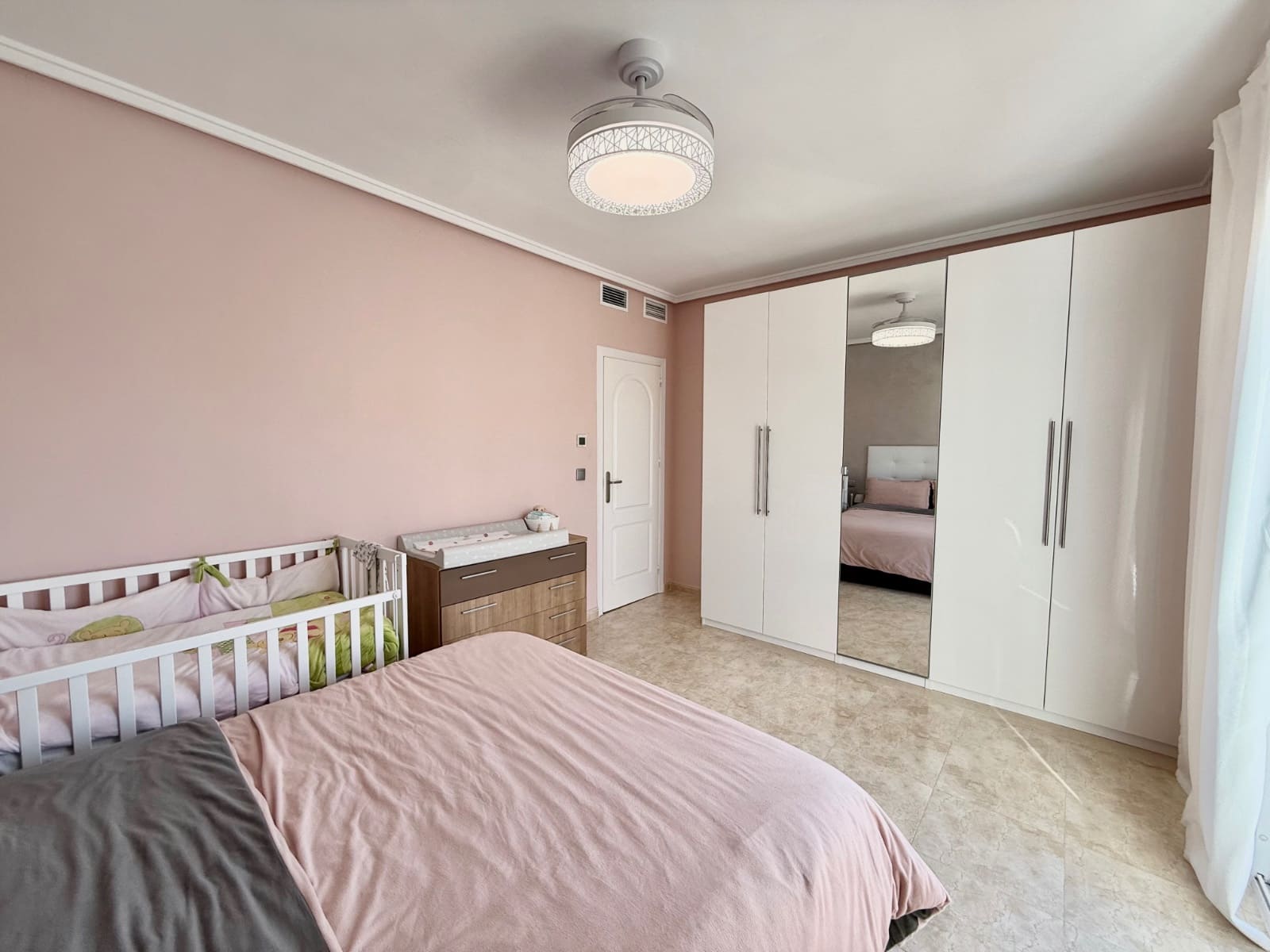 3 soveværelse Semi-Rækkehus til salg i Dona Pepa med swimmingpool - € 299.000 (Ref: 9539867)