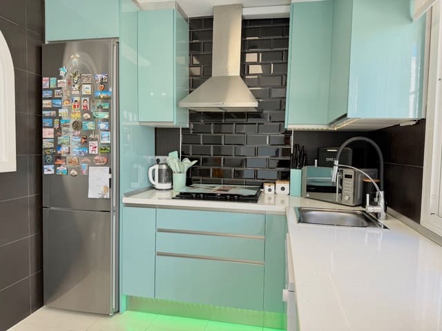 3 soveværelse Semi-Rækkehus til salg i Doña Pepa, Rojales med swimmingpool - € 299.000 (Ref: 9539867)