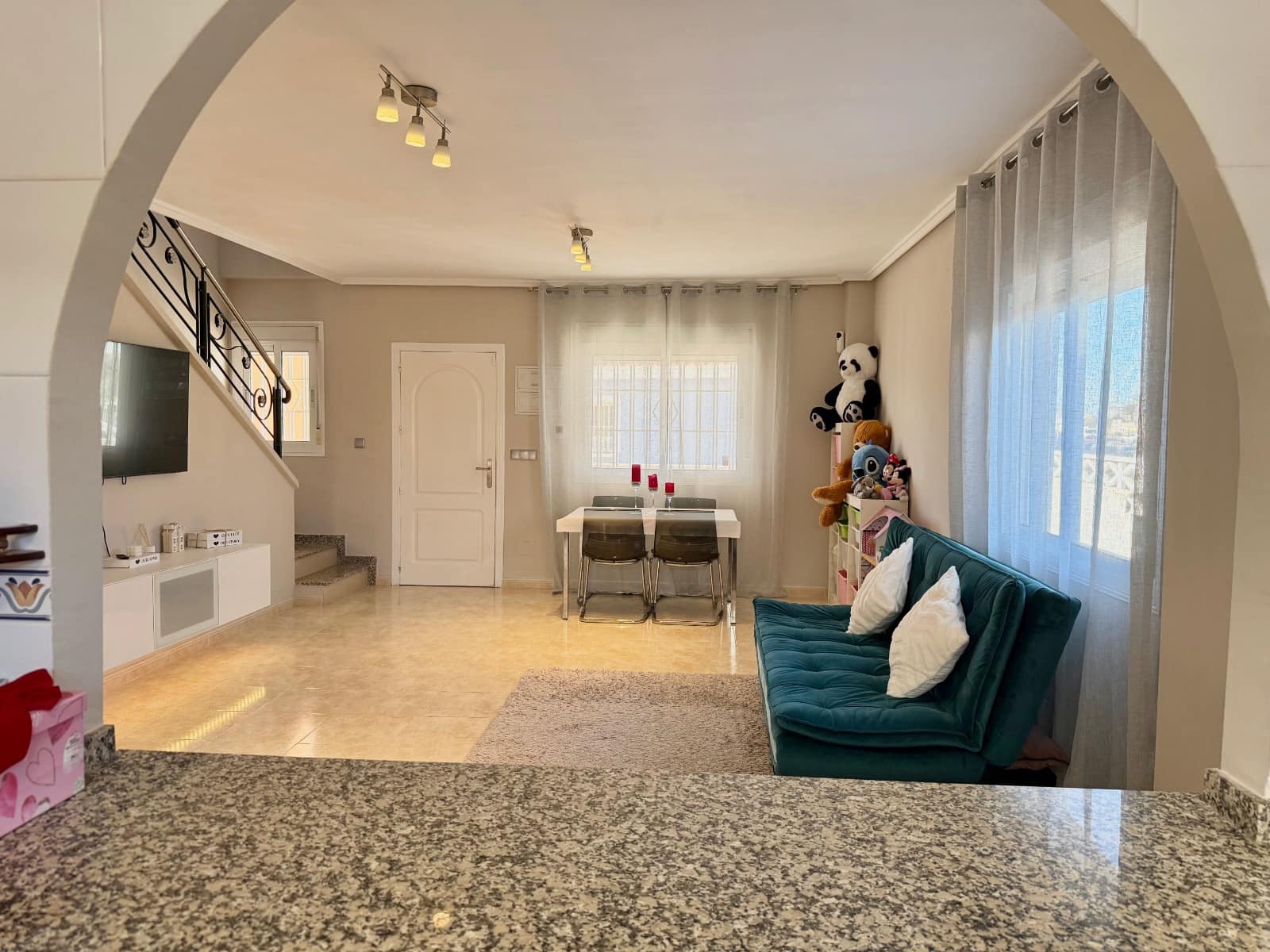 3 soveværelse Semi-Rækkehus til salg i Dona Pepa med swimmingpool - € 299.000 (Ref: 9539867)