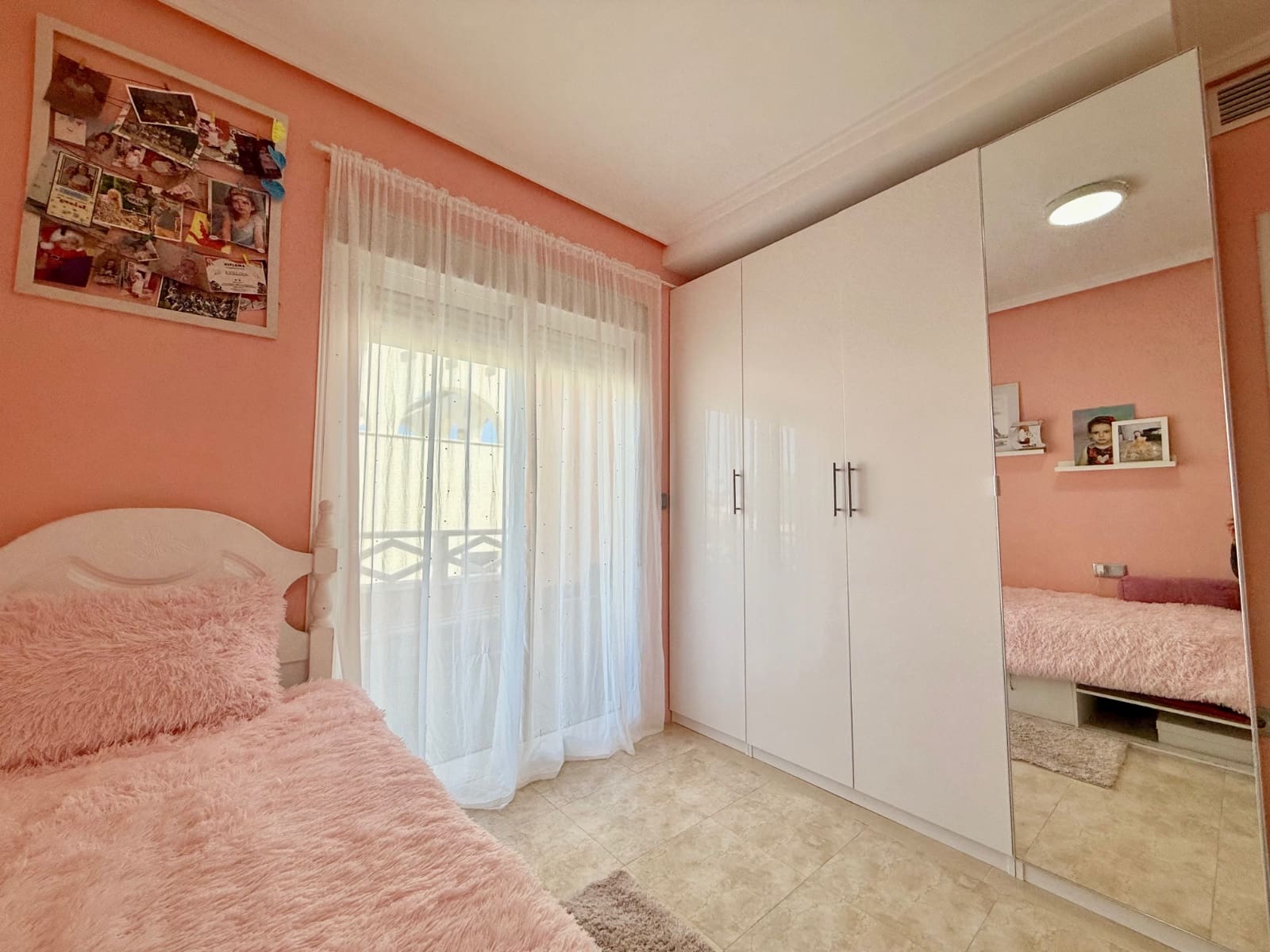 3 soveværelse Semi-Rækkehus til salg i Dona Pepa med swimmingpool - € 299.000 (Ref: 9539867)