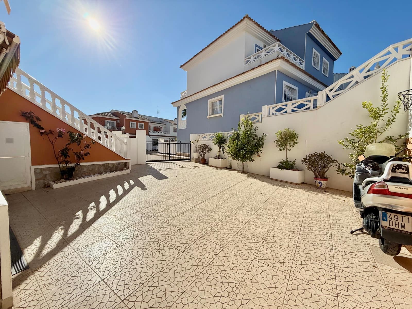 3 soveværelse Semi-Rækkehus til salg i Dona Pepa med swimmingpool - € 299.000 (Ref: 9539867)