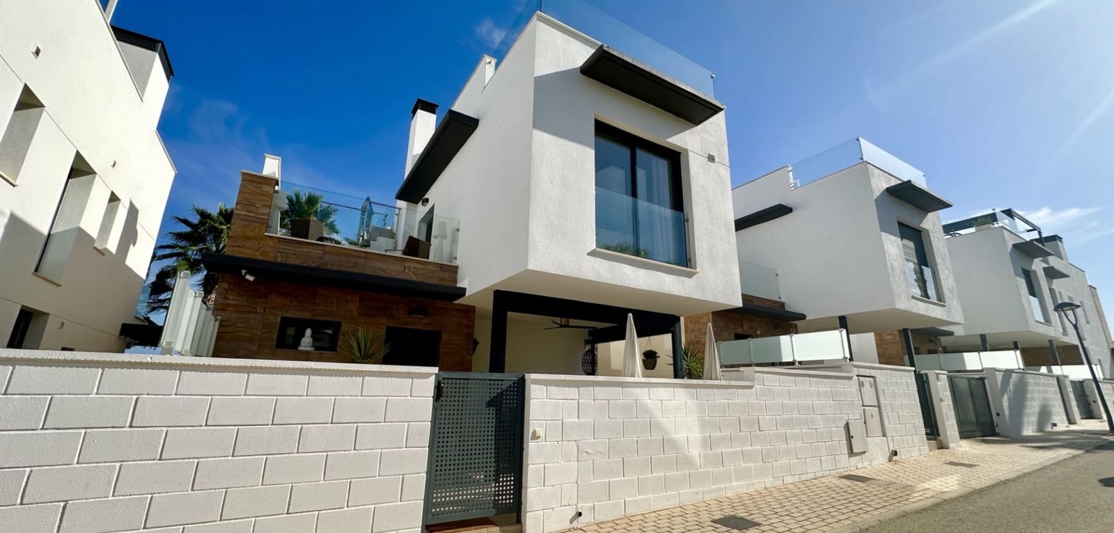 3 slaapkamer Villa te koop in Cabo Roig met zwembad - € 449.950 (Ref: 9550177)