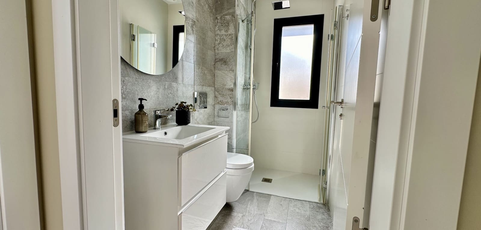 3 slaapkamer Villa te koop in Cabo Roig met zwembad - € 449.950 (Ref: 9550177)