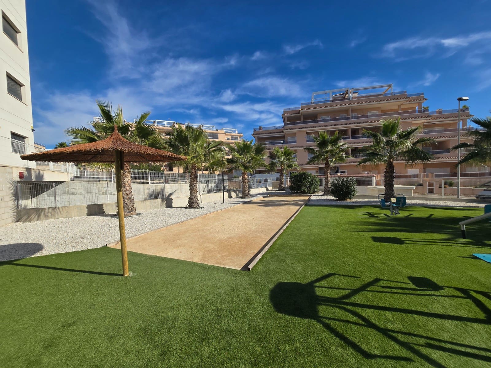 2 sovrum Lägenhet till salu i Orihuela Costa med pool garage - 335 000 € (Ref: 9550182)