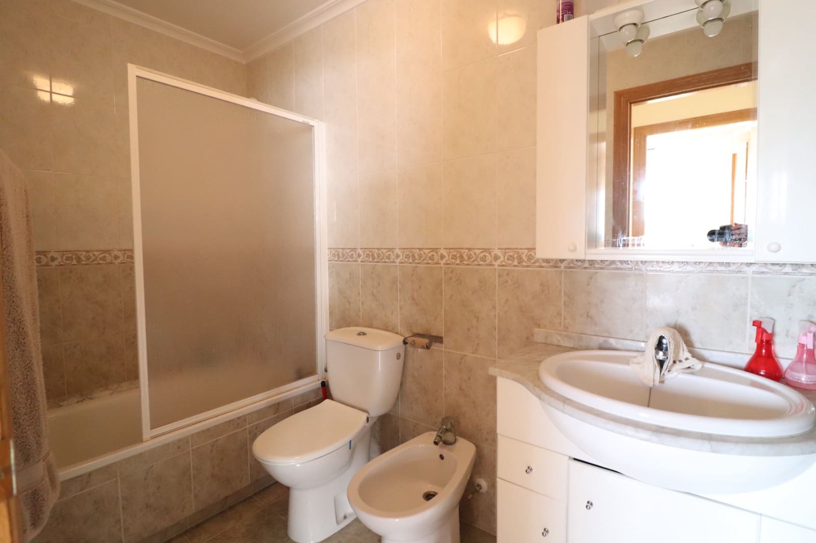 2 soverom Leilighet til salgs i Guardamar del Segura med svømmebasseng garasje - € 149 950 (Ref: 9566681)