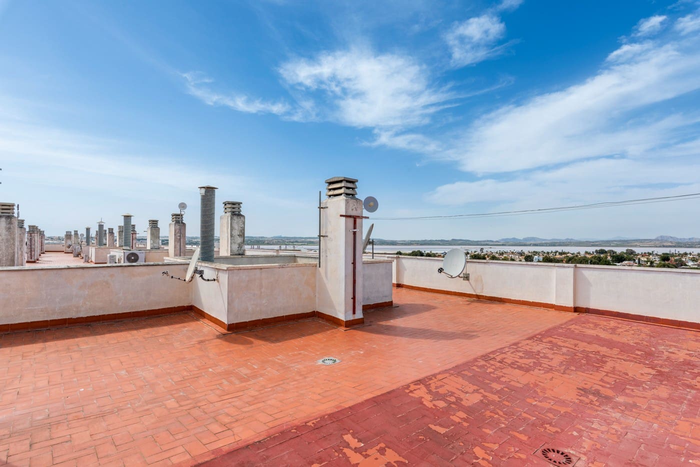 2 soveværelse Lejlighed til salg i Torrevieja med swimmingpool - € 129.000 (Ref: 9570138)