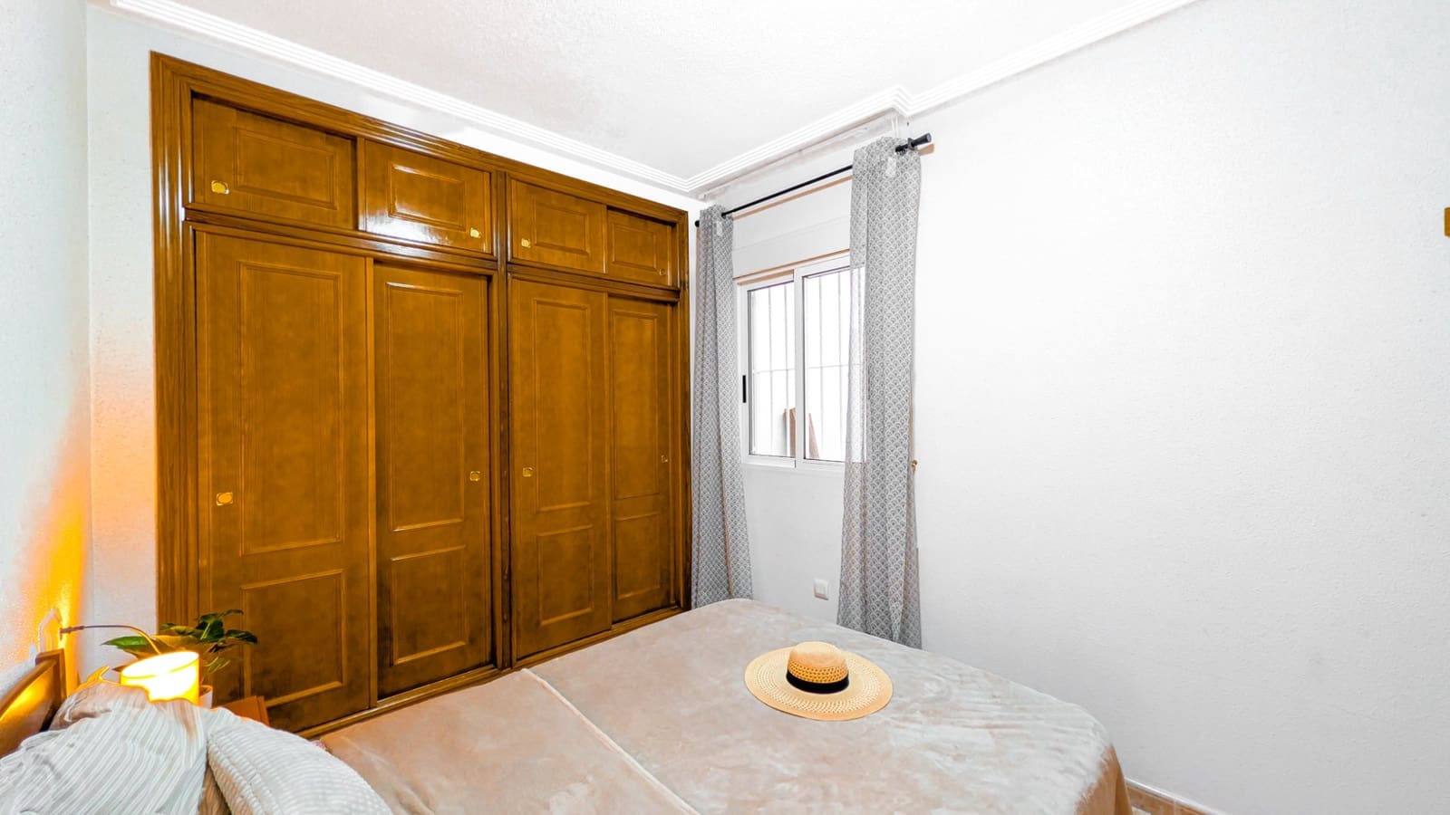 2 soveværelse Lejlighed til salg i Torrevieja med swimmingpool - € 129.000 (Ref: 9570138)