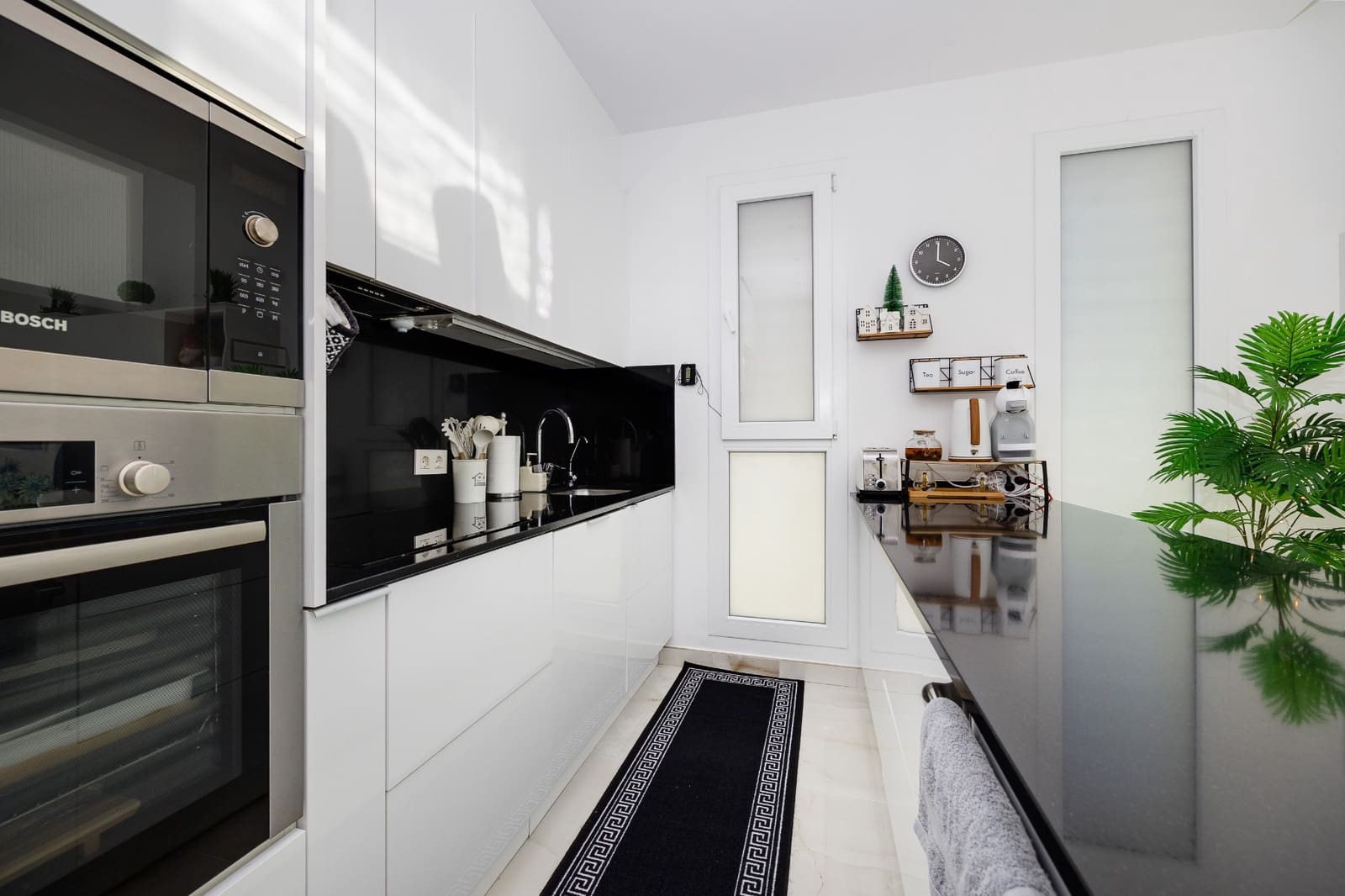 4 soverom Villa til salgs i Torrevieja med svømmebasseng garasje - € 750 000 (Ref: 9619033)