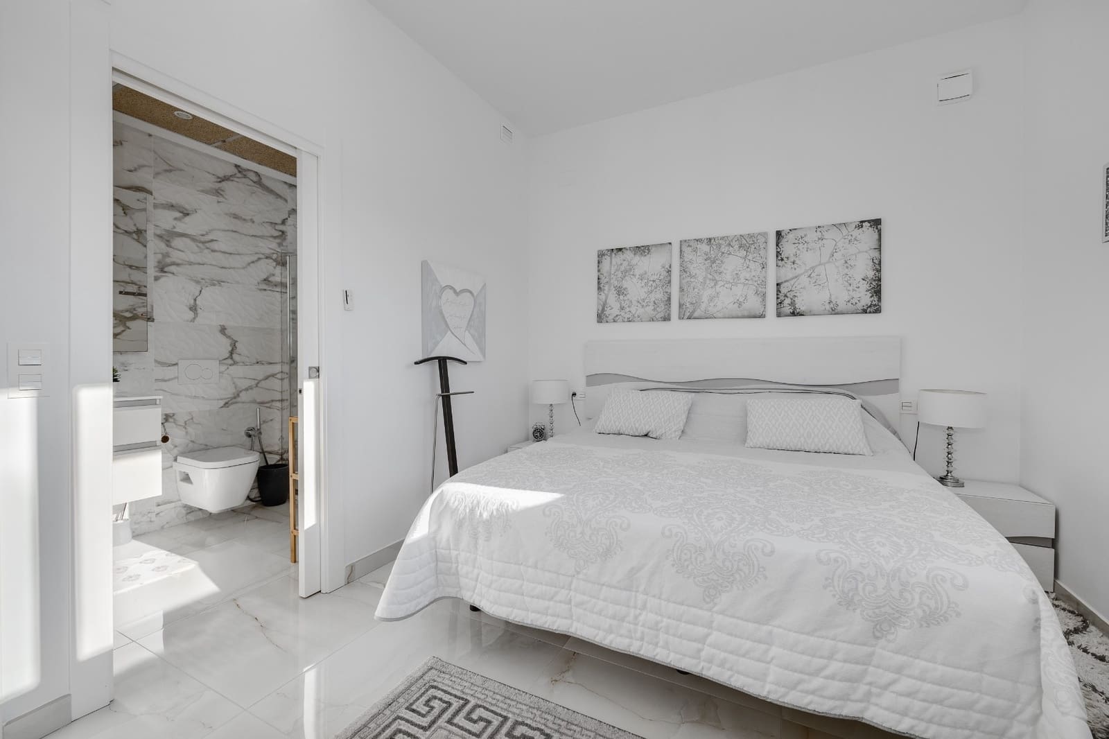 4 soverom Villa til salgs i Torrevieja med svømmebasseng garasje - € 750 000 (Ref: 9619033)