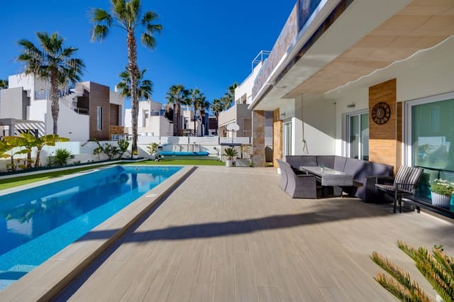 4 soverom Villa til salgs i Los Frutales, Torrevieja med svømmebasseng garasje - € 750 000 (Ref: 9619033)