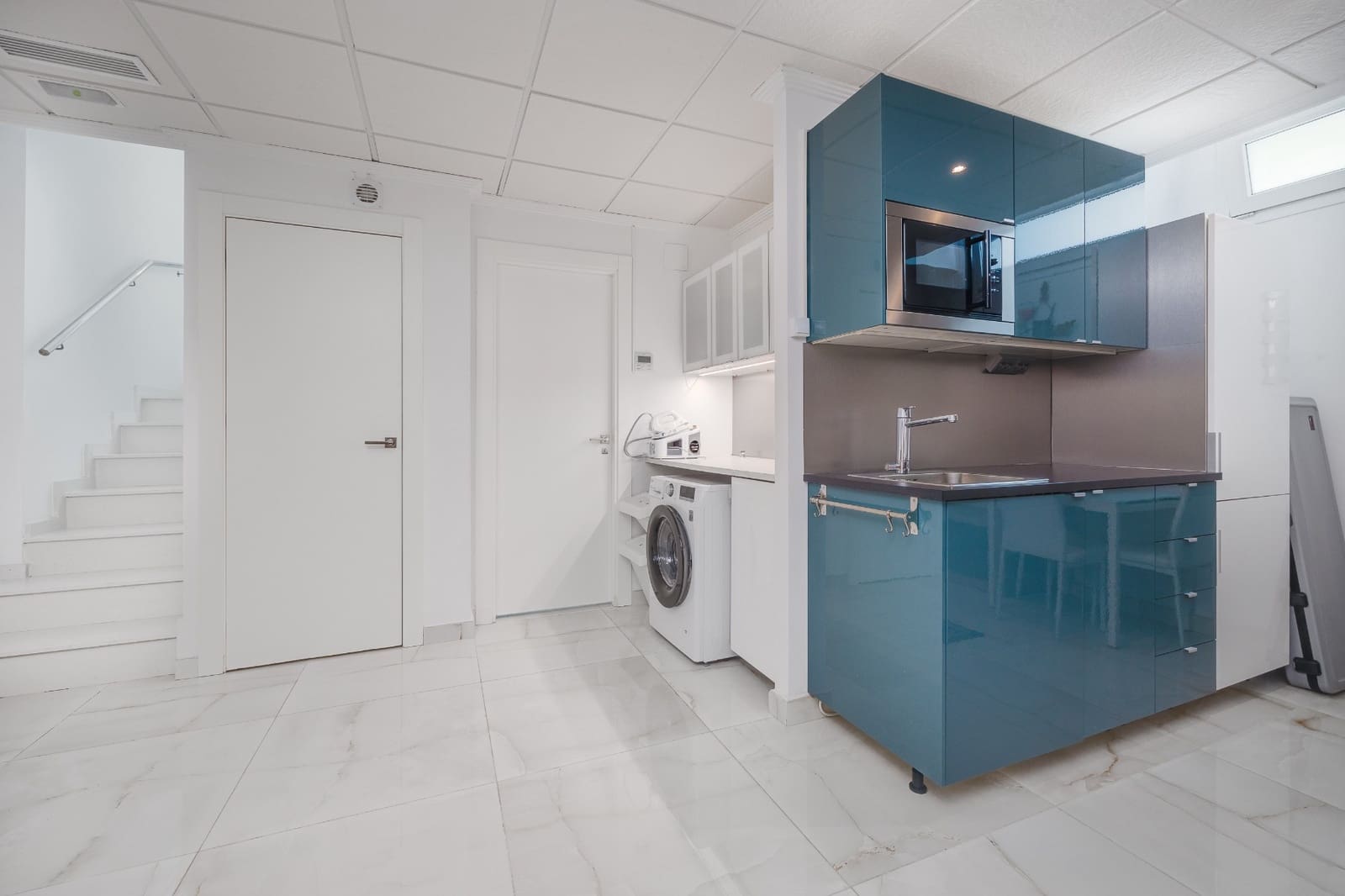 4 soverom Villa til salgs i Torrevieja med svømmebasseng garasje - € 750 000 (Ref: 9619033)