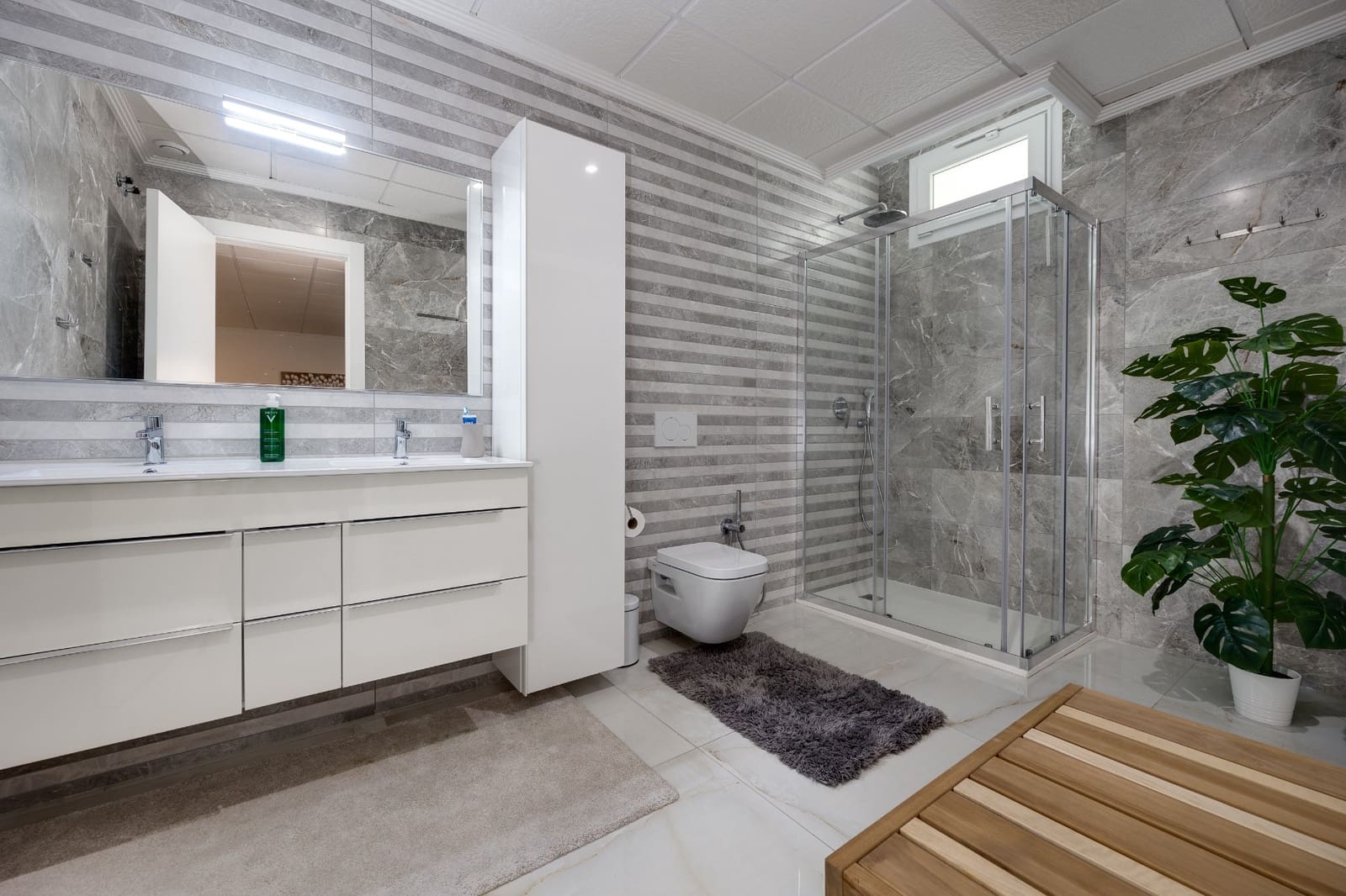 4 soverom Villa til salgs i Torrevieja med svømmebasseng garasje - € 750 000 (Ref: 9619033)