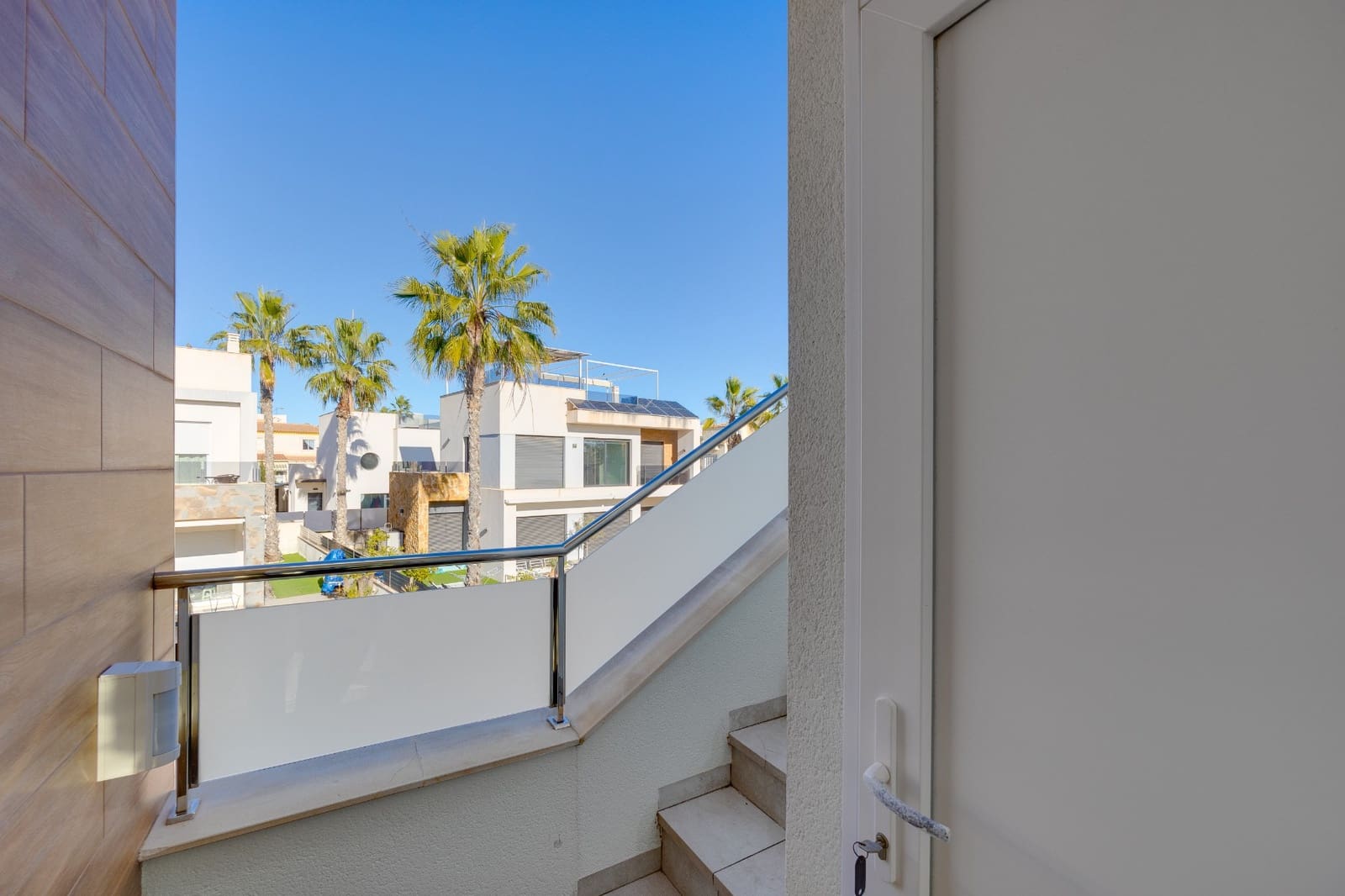 4 soverom Villa til salgs i Torrevieja med svømmebasseng garasje - € 750 000 (Ref: 9619033)