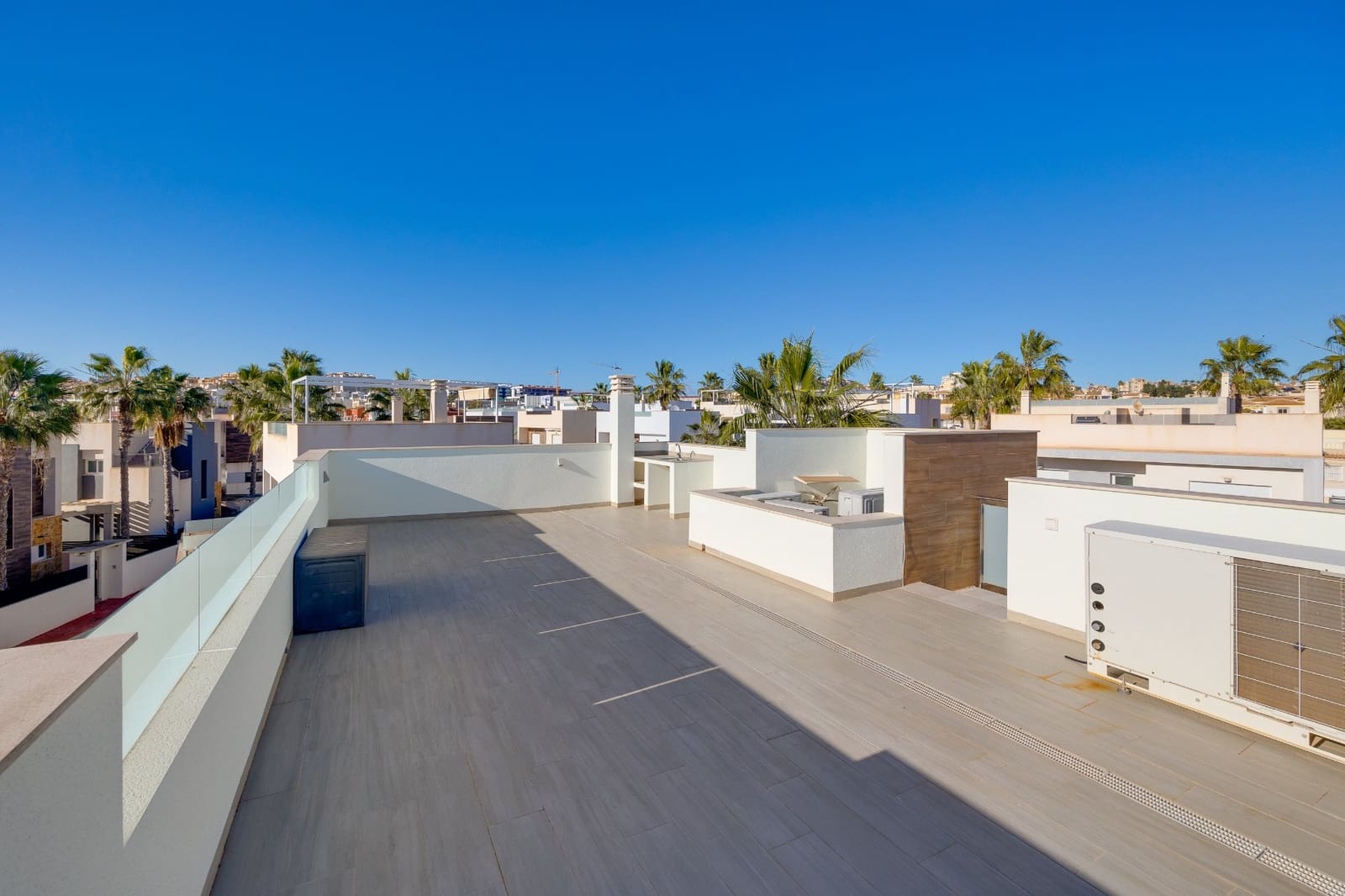 4 soverom Villa til salgs i Torrevieja med svømmebasseng garasje - € 750 000 (Ref: 9619033)