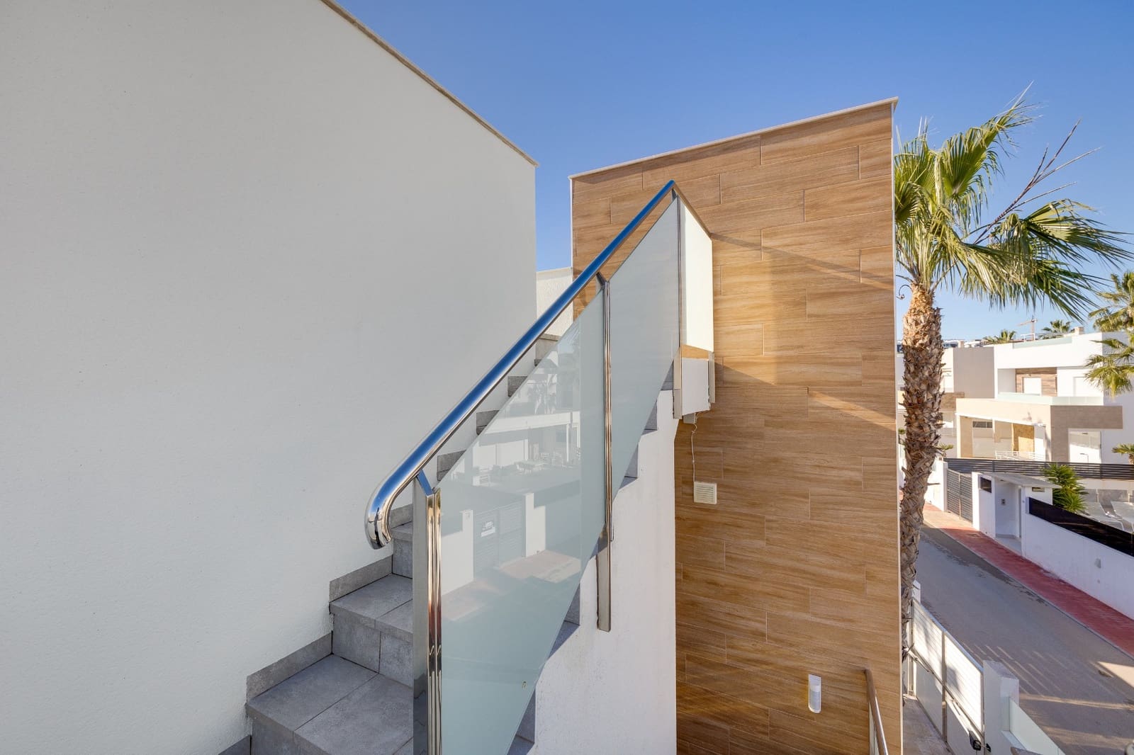 4 soverom Villa til salgs i Torrevieja med svømmebasseng garasje - € 750 000 (Ref: 9619033)