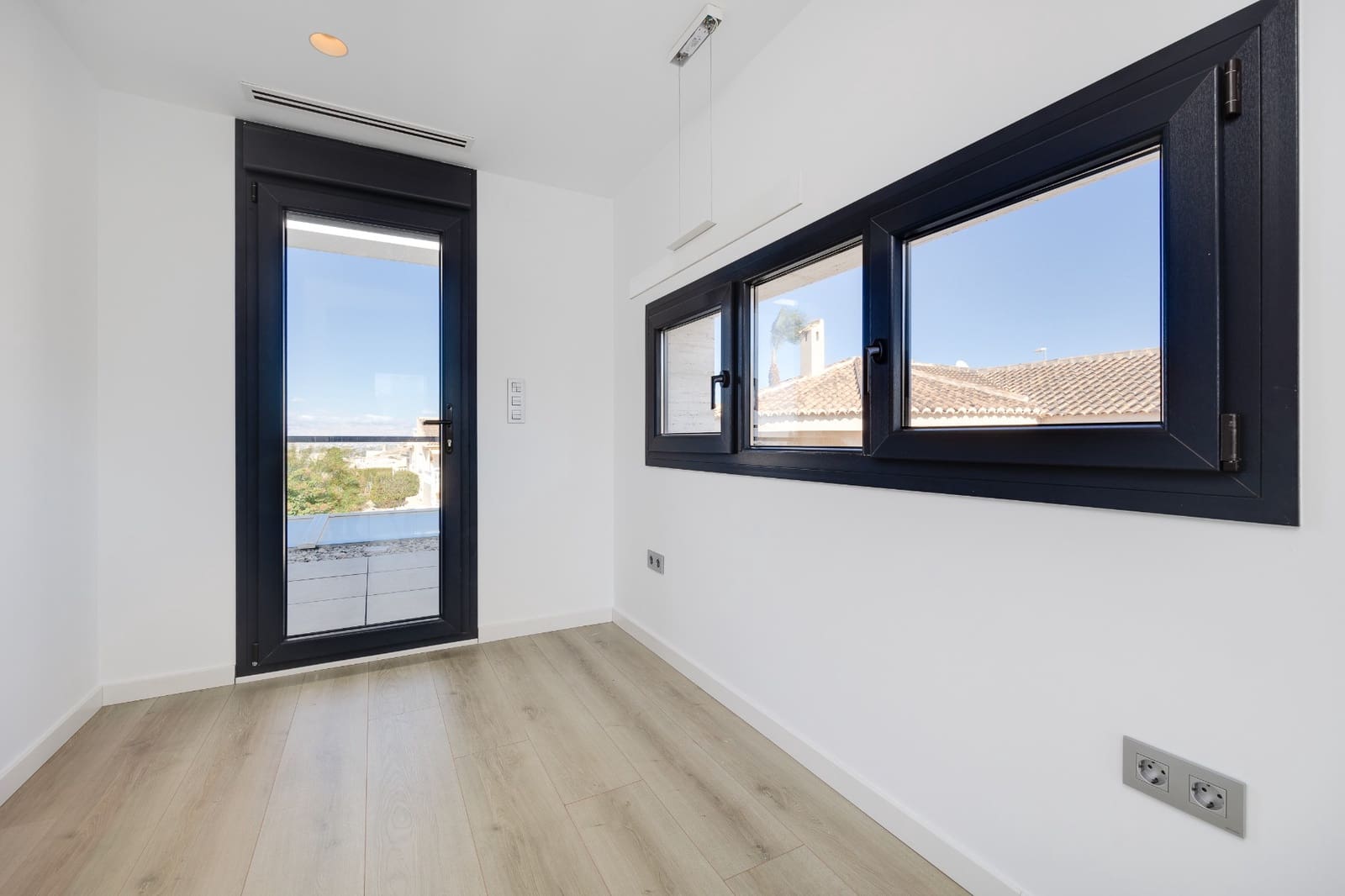 3 soverom Villa til salgs i Ciudad Quesada med svømmebasseng garasje - € 495 000 (Ref: 9622339)