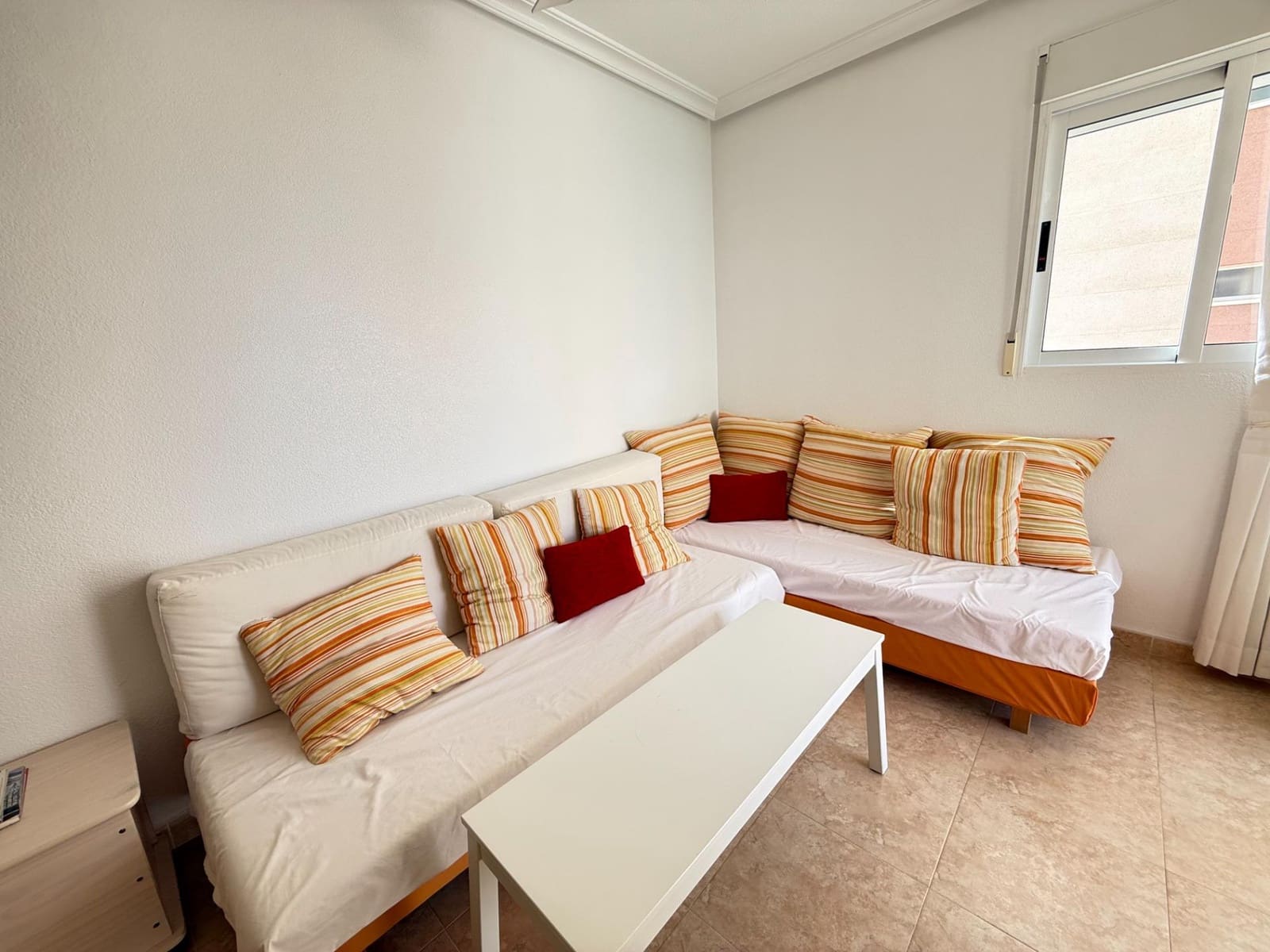 2 soveværelse Lejlighed til salg i Torrevieja med swimmingpool - € 135.000 (Ref: 9651703)