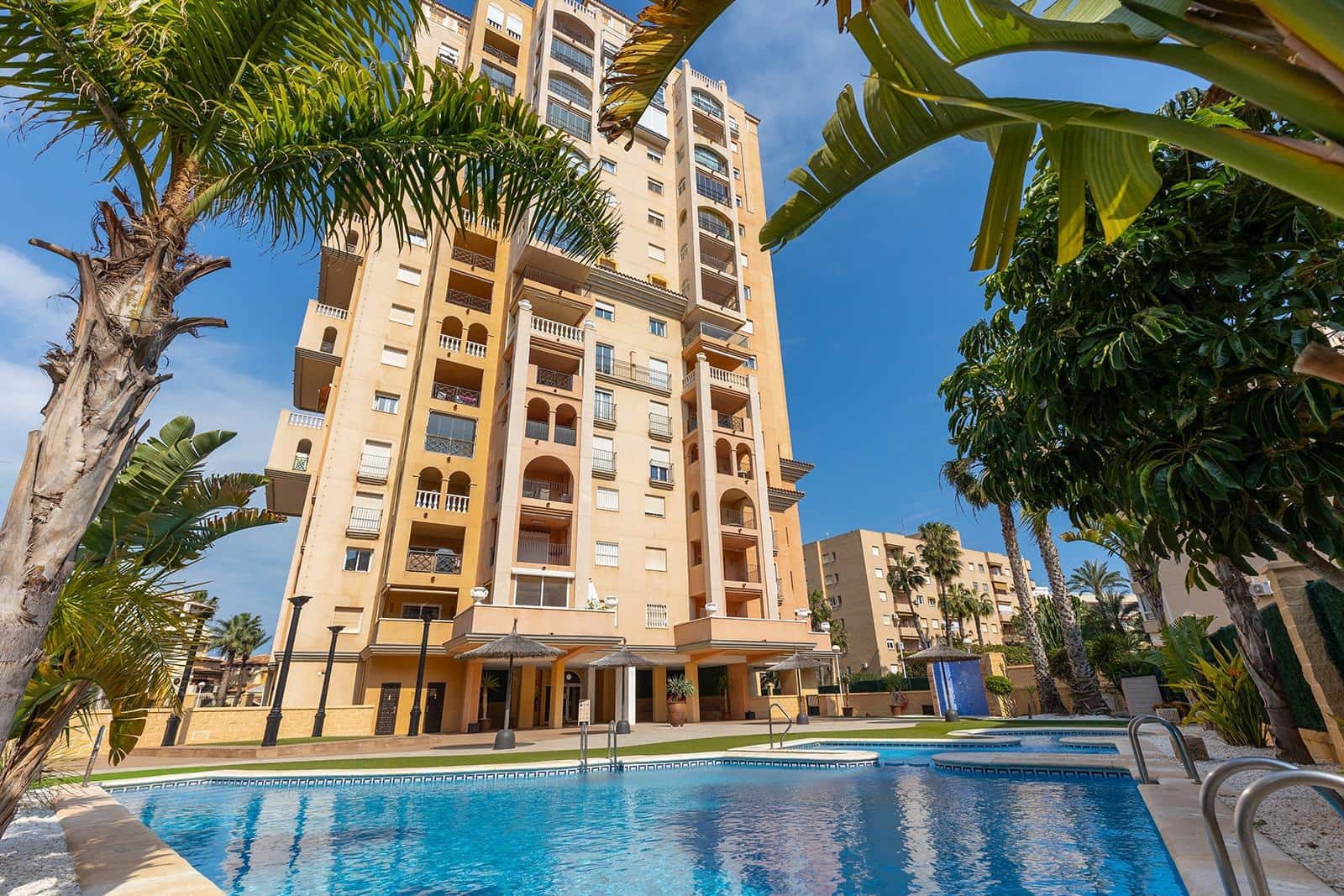 2 soveværelse Lejlighed til salg i Aldea del Mar med swimmingpool - € 239.000 (Ref: 9658424)