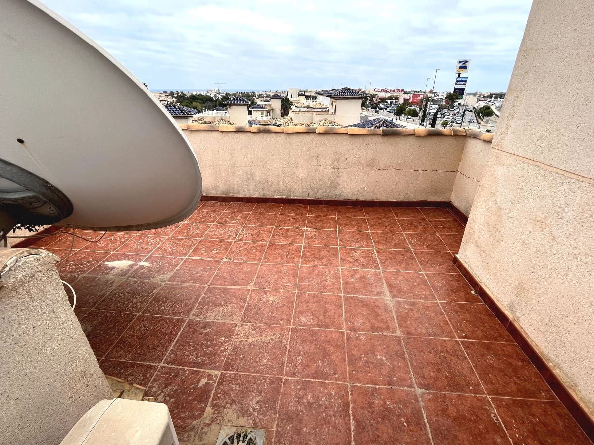 4 makuuhuone Huvila myytävänä paikassa Playa Flamenca mukana uima-altaan 
autotalli - 399 000 € (Ref: 9676981)