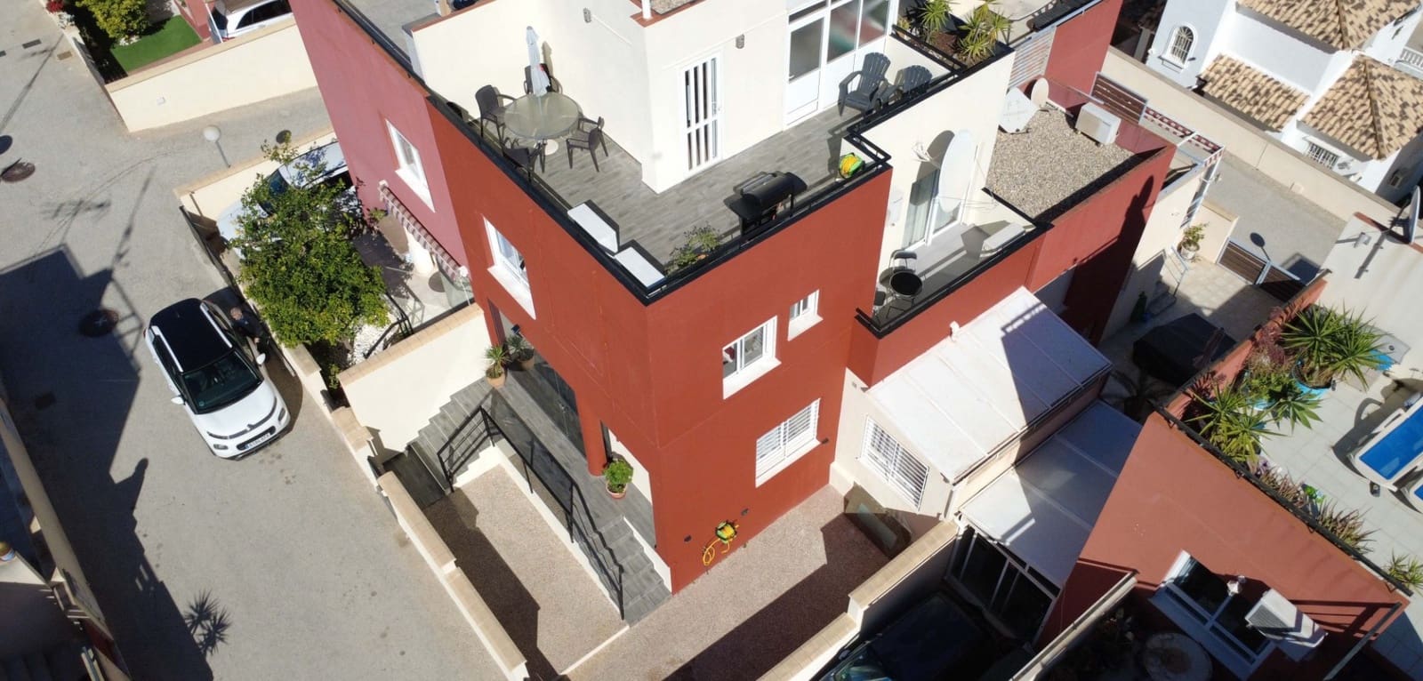 3 quarto Casa em Banda para venda em Villamartin com piscina - 288 000 € (Ref: 9690110)