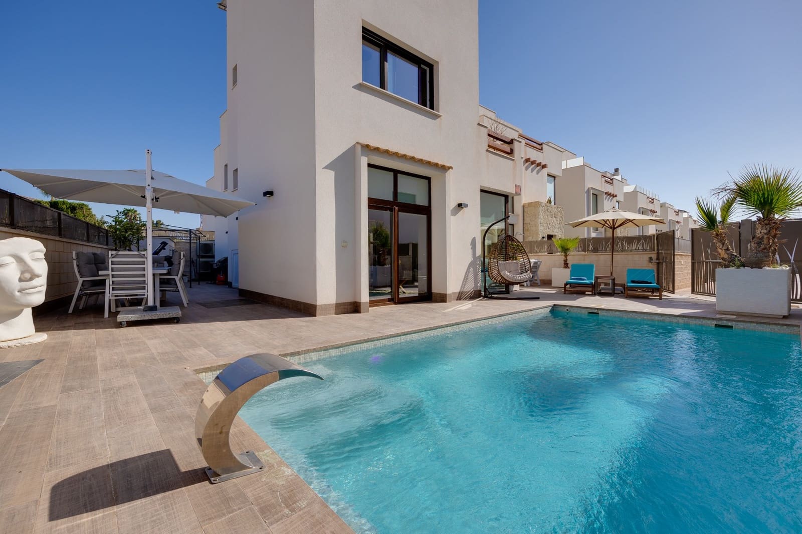 Chalet de 3 habitaciones en Ciudad Quesada en venta con piscina garaje - 499.000 € (Ref: 9726529)