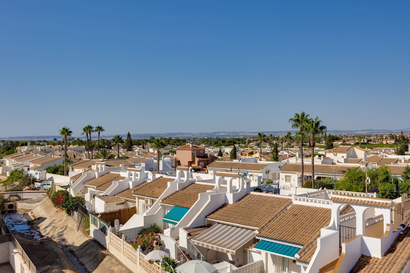 Chalet de 3 habitaciones en Ciudad Quesada en venta con piscina garaje - 499.000 € (Ref: 9726529)