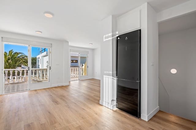 3 chambre Villa/Maison Semi-Mitoyenne à vendre à Benimar, Benijófar avec piscine - 269 000 € (Ref: 9752265)