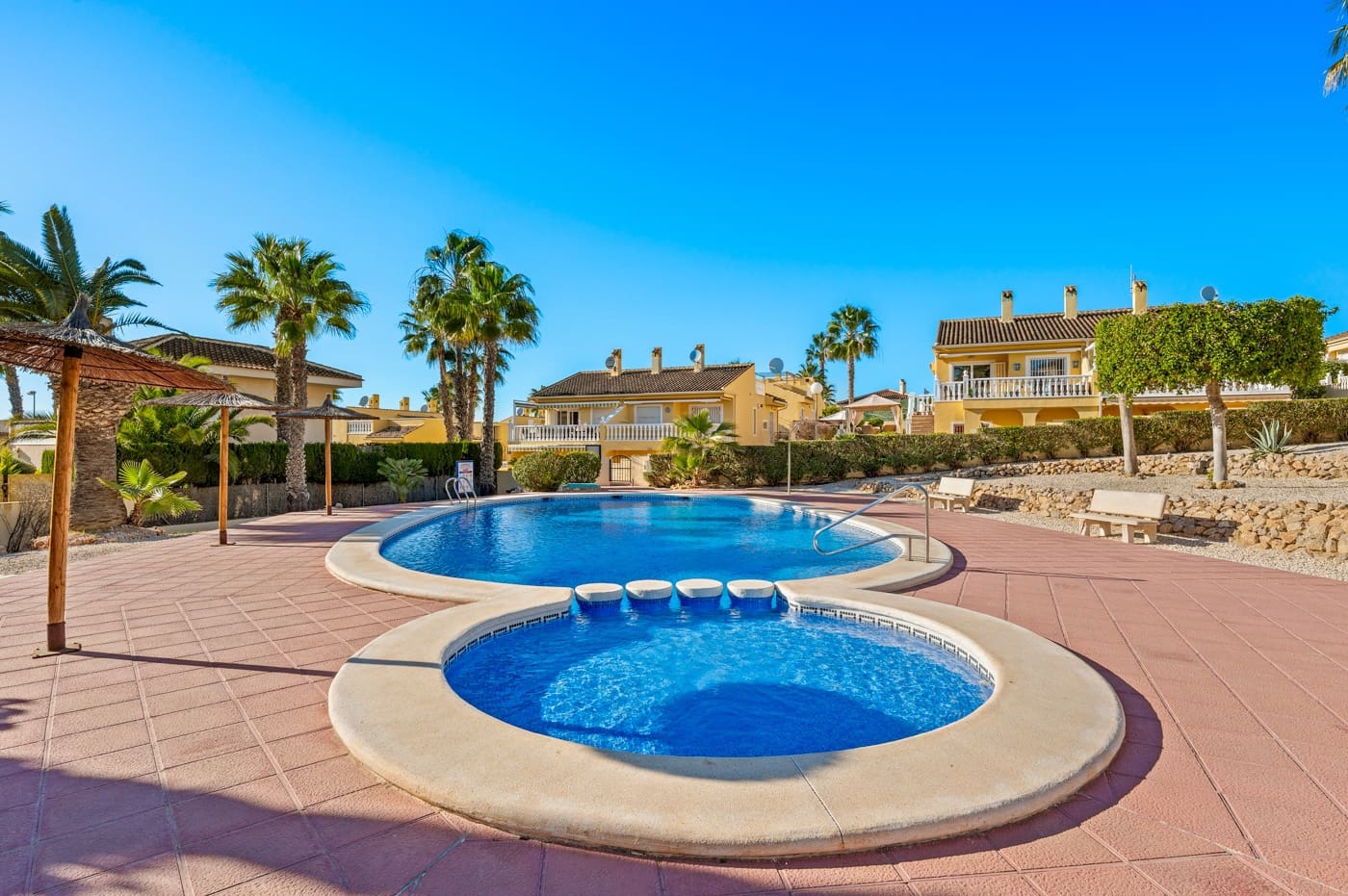 Pareado de 3 habitaciones en Benimar en venta con piscina - 269.000 € (Ref: 9752265)