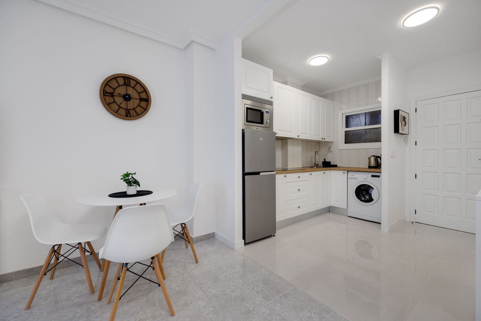 1 chambre Appartement à vendre à Torrevieja avec piscine - 117 000 € (Ref: 9752269)