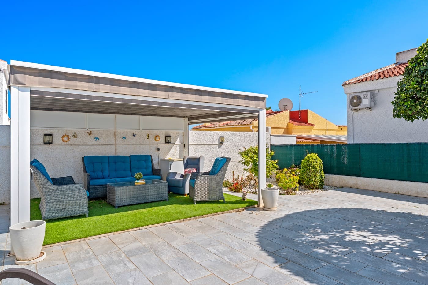 2 soveværelse Villa til salg i Ciudad Quesada med swimmingpool - € 365.000 (Ref: 9782380)