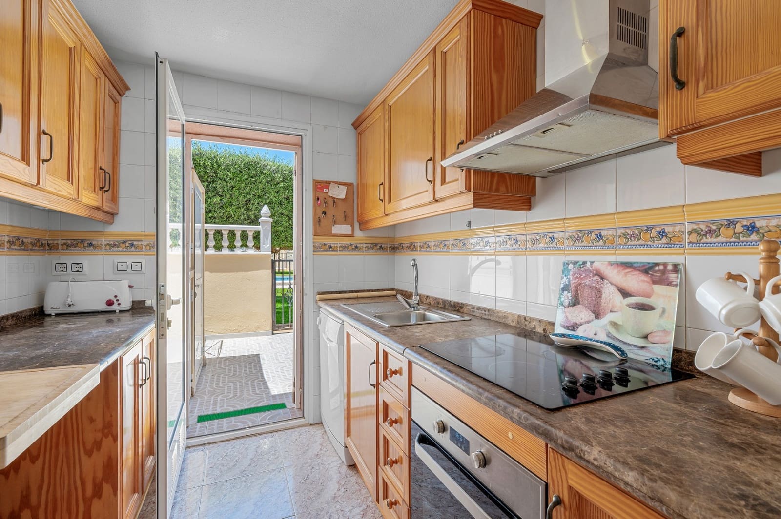 3 soveværelse Byhus til salg i La Zenia med swimmingpool - € 299.000 (Ref: 9793738)