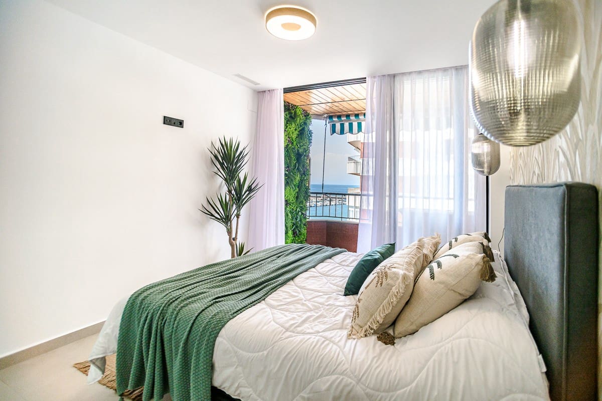 3 sypialnia Apartament na sprzedaż w Torrevieja z basenem - 439 000 € (Ref: 9803701)